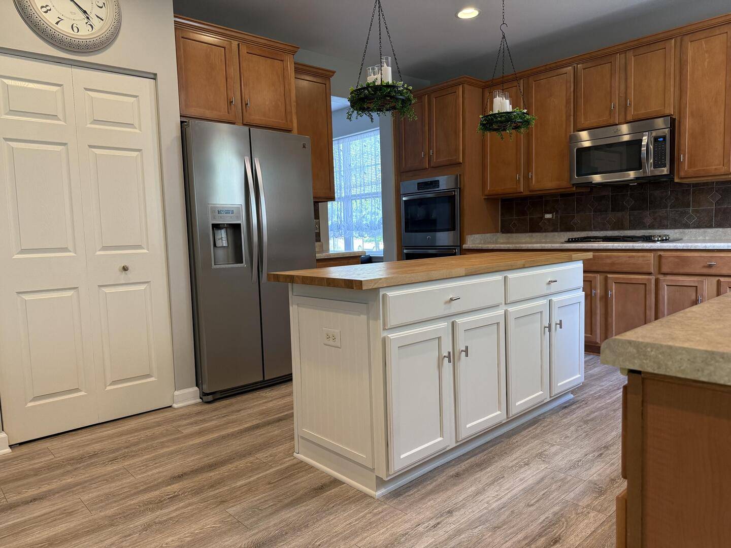 2744 N Moraine Valley RD, Wauconda, IL 60084