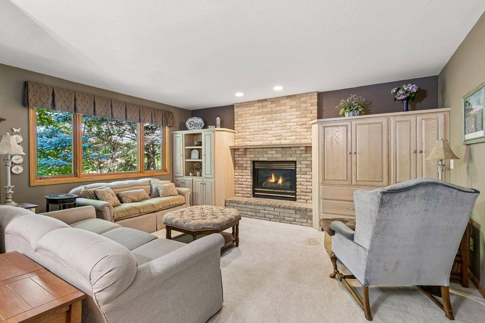 13516 Knox DR, Burnsville, MN 55337