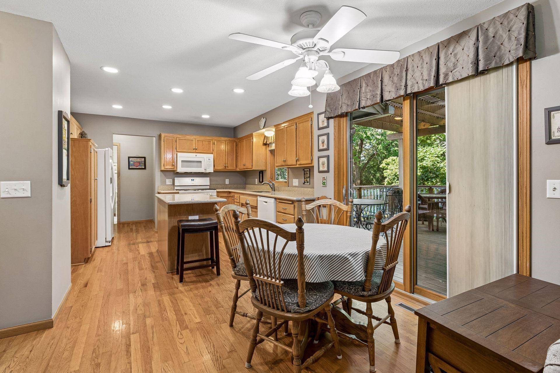 13516 Knox DR, Burnsville, MN 55337