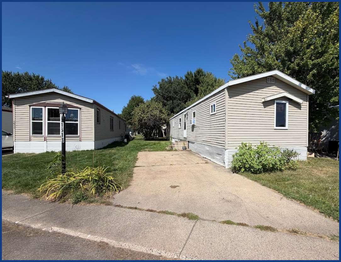 1613 Deerwood DR NE, Ham Lake, MN 55304