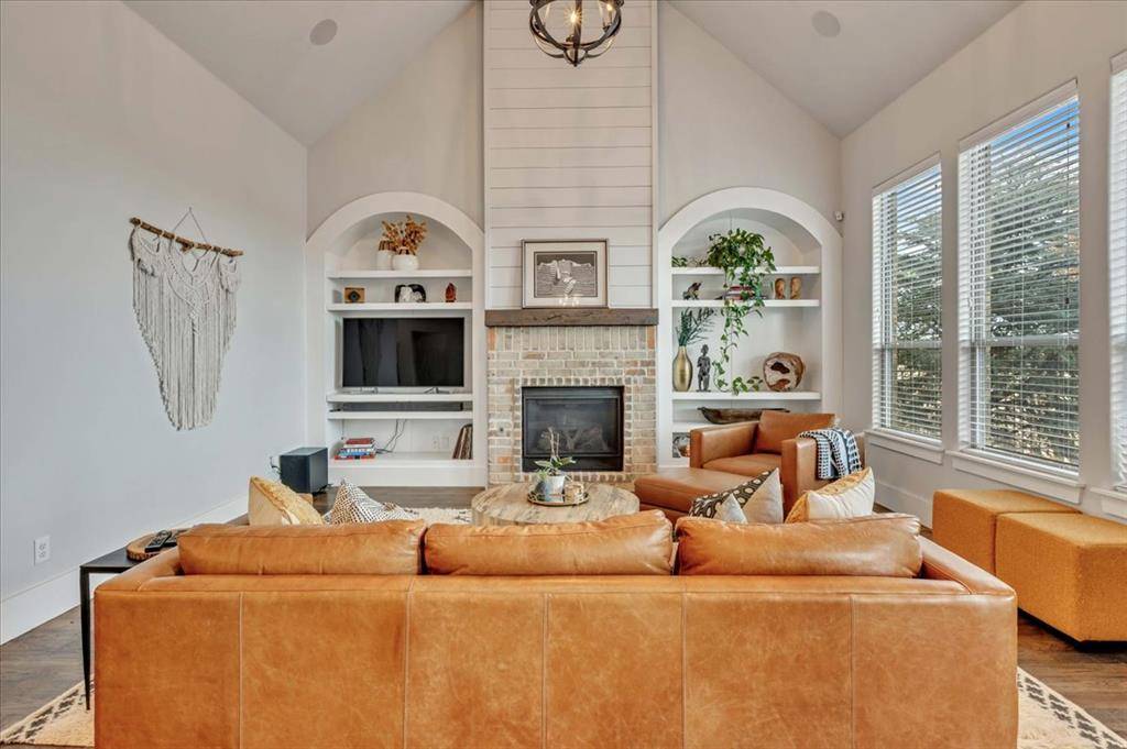 217 Pont Julienn CT, Edmond, OK 73034