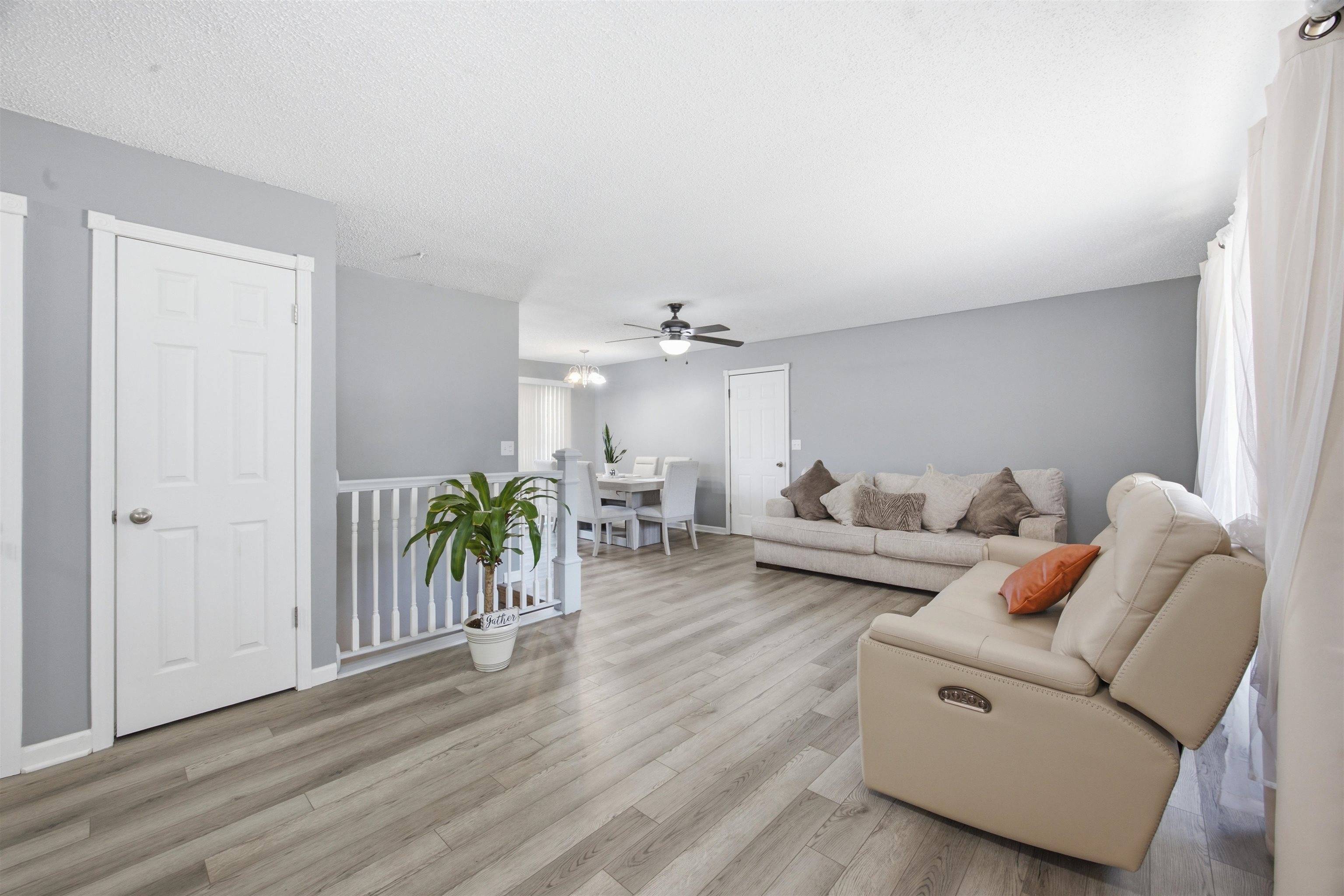 1349 N Summitlawn St, Wichita, KS 67212