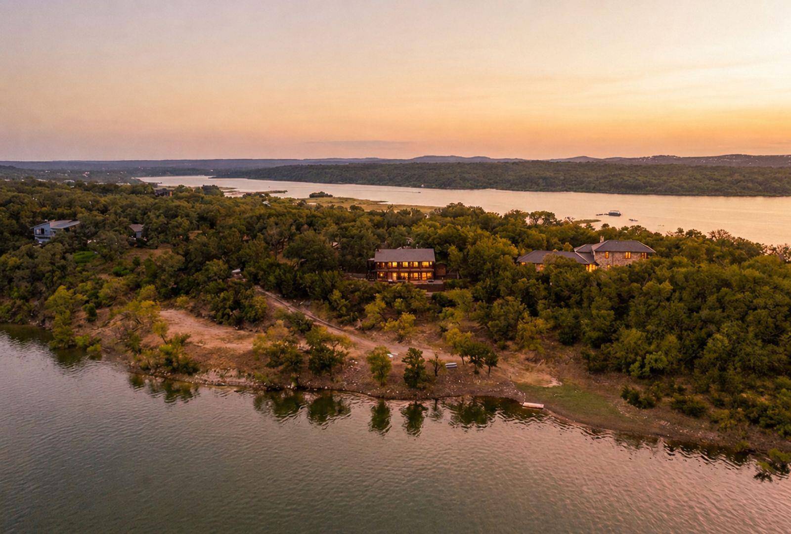 129 Jewel LN, Spicewood, TX 78669
