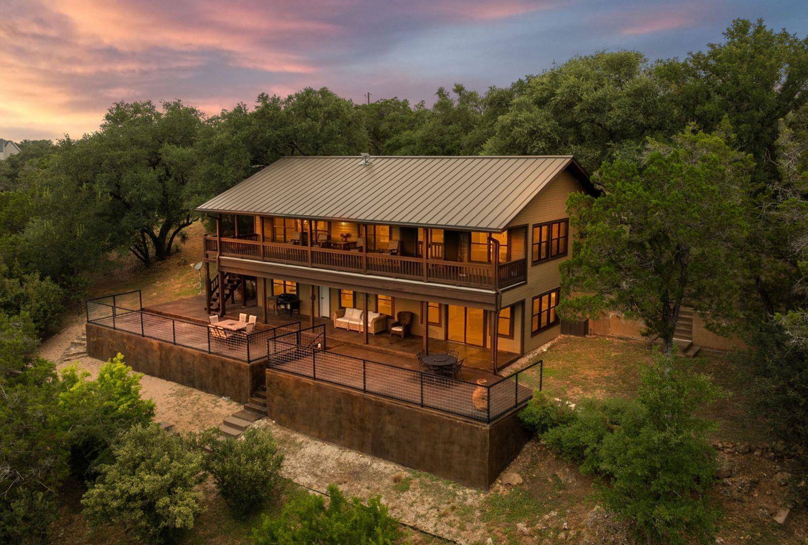 129 Jewel LN, Spicewood, TX 78669