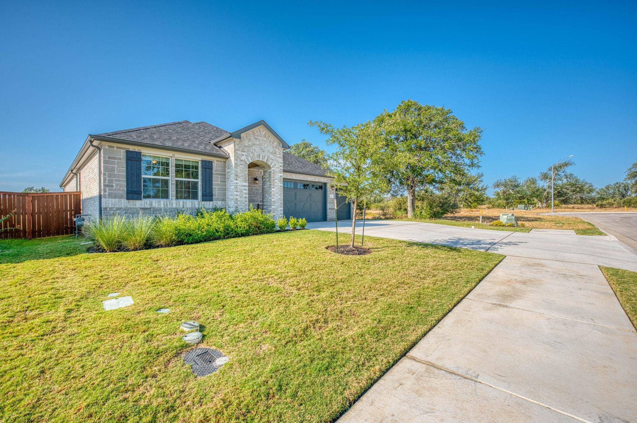 121 Plumbago LN, Marble Falls, TX 78654
