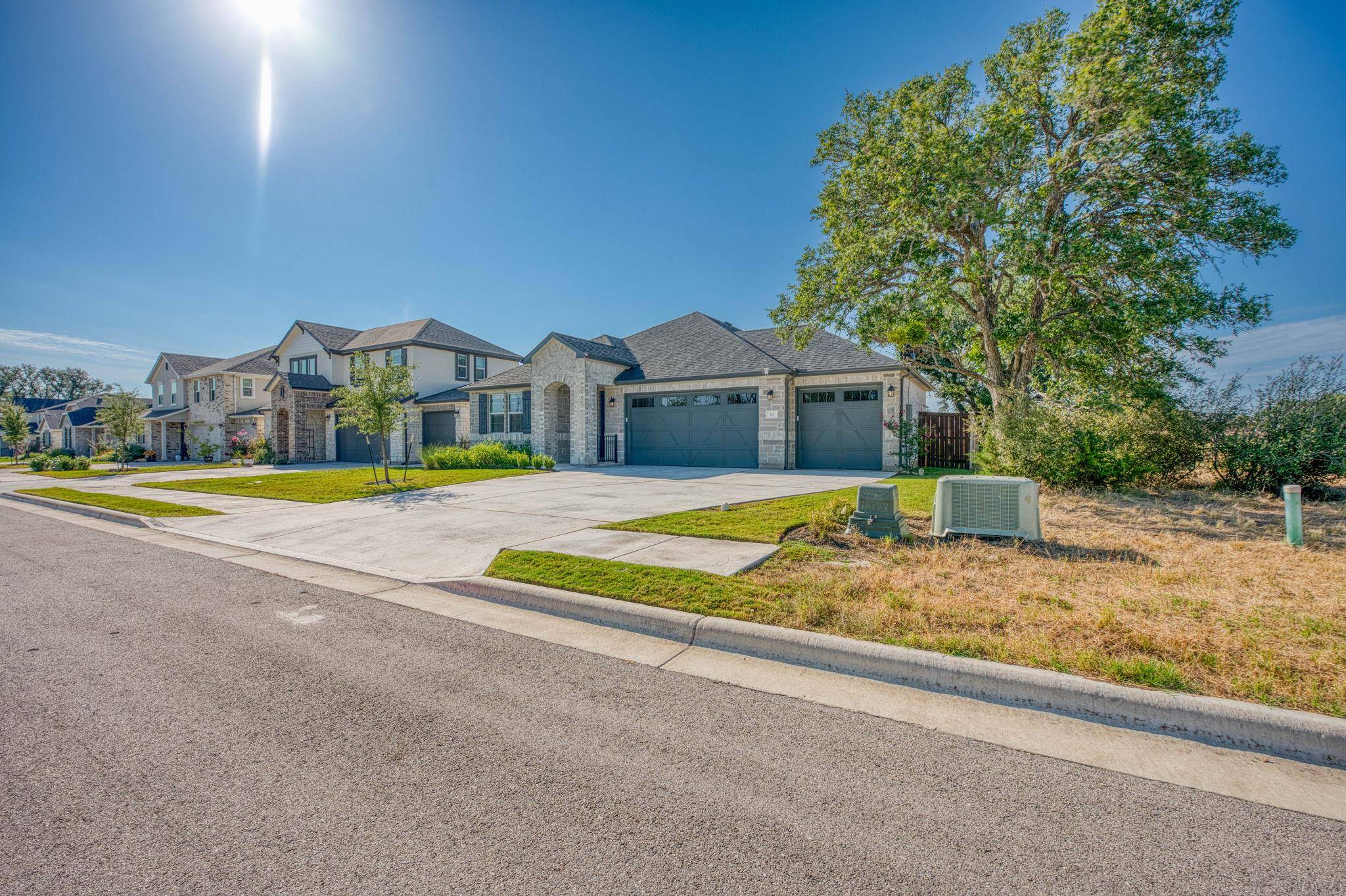 121 Plumbago LN, Marble Falls, TX 78654