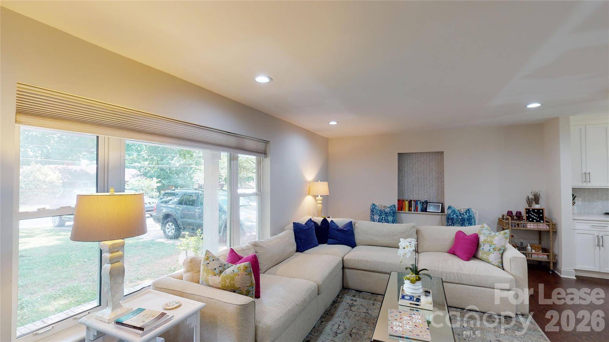 1329 Mockingbird LN, Charlotte, NC 28209
