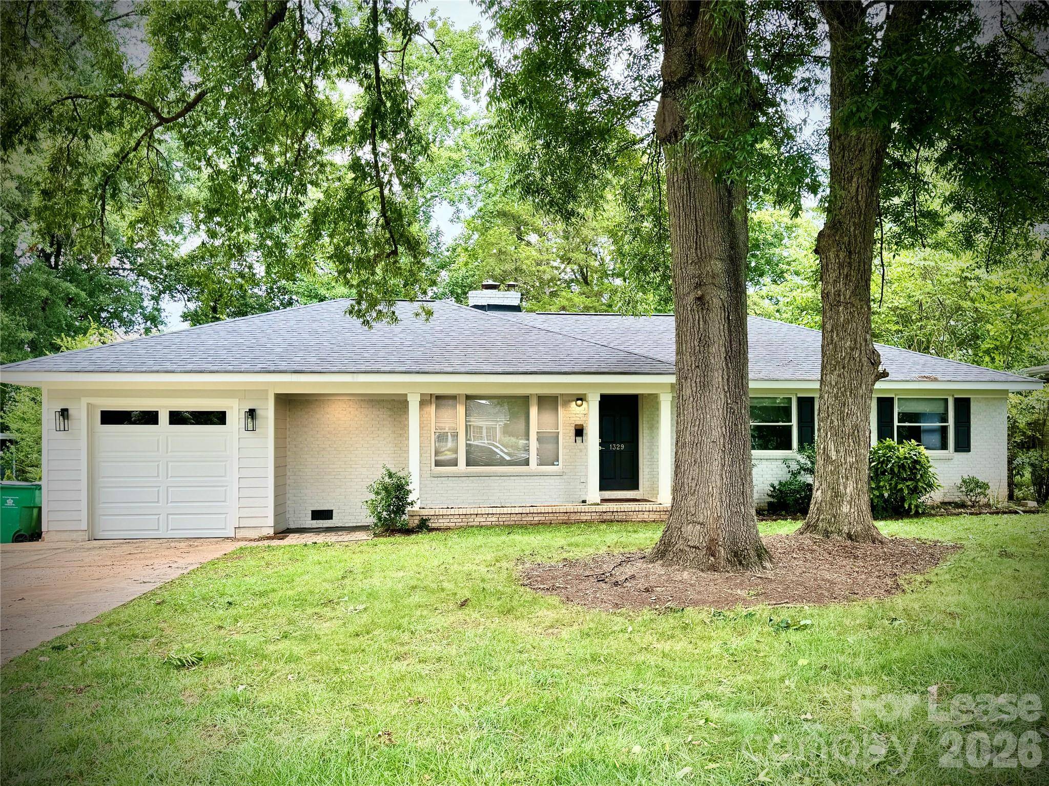 1329 Mockingbird LN, Charlotte, NC 28209