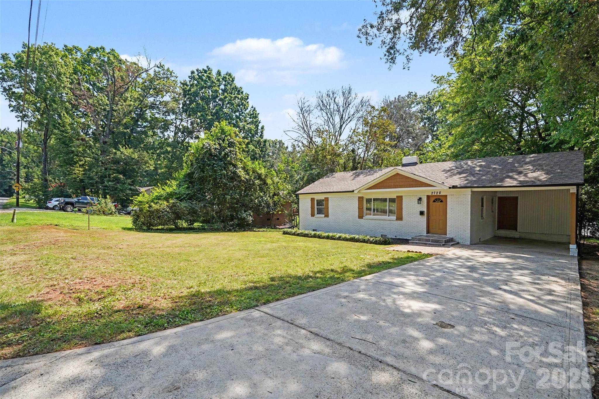 2728 Arnold DR, Charlotte, NC 28205