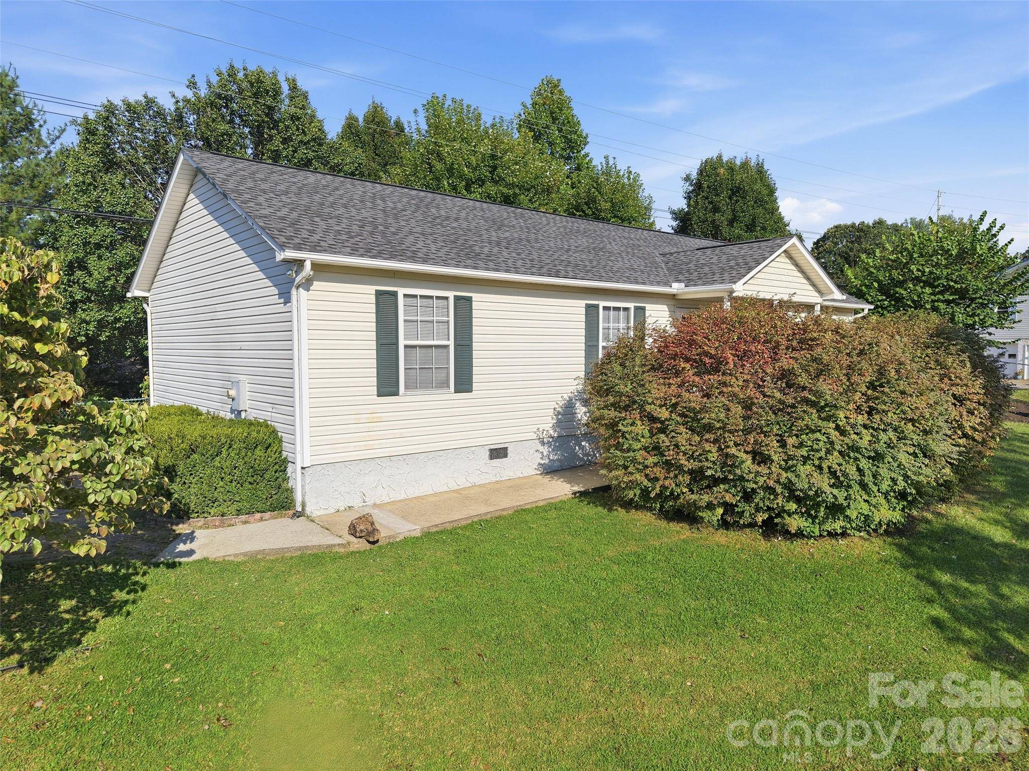 11 Brant LN, Weaverville, NC 28787