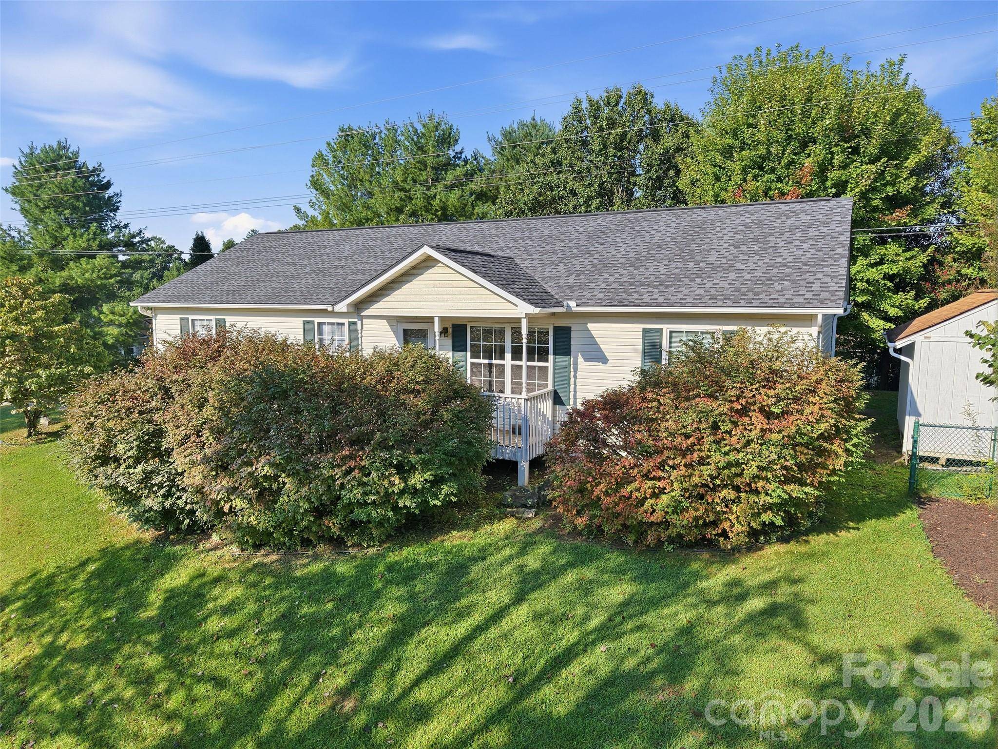11 Brant LN, Weaverville, NC 28787