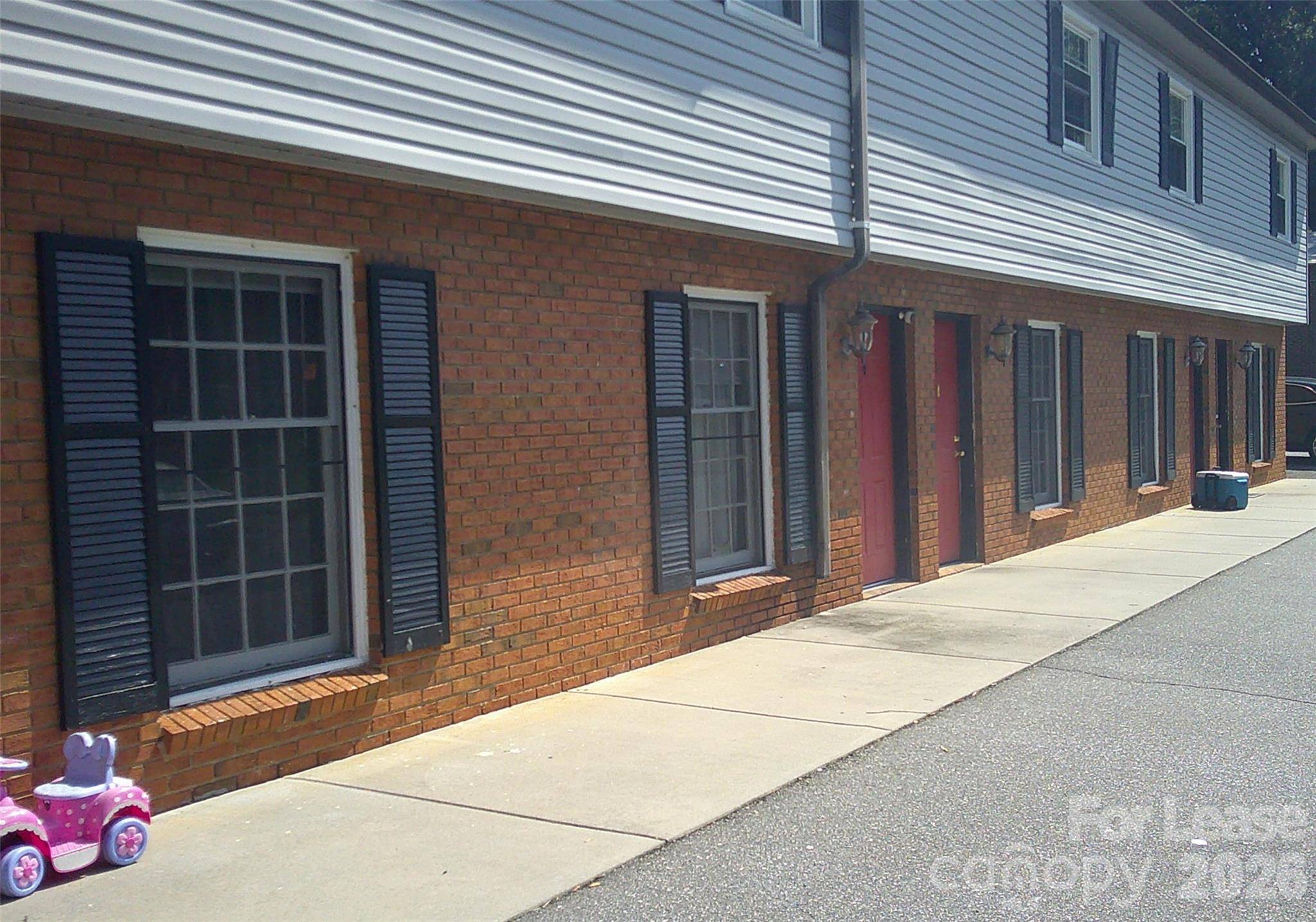 253 16th AVE NE #2, Hickory, NC 28601