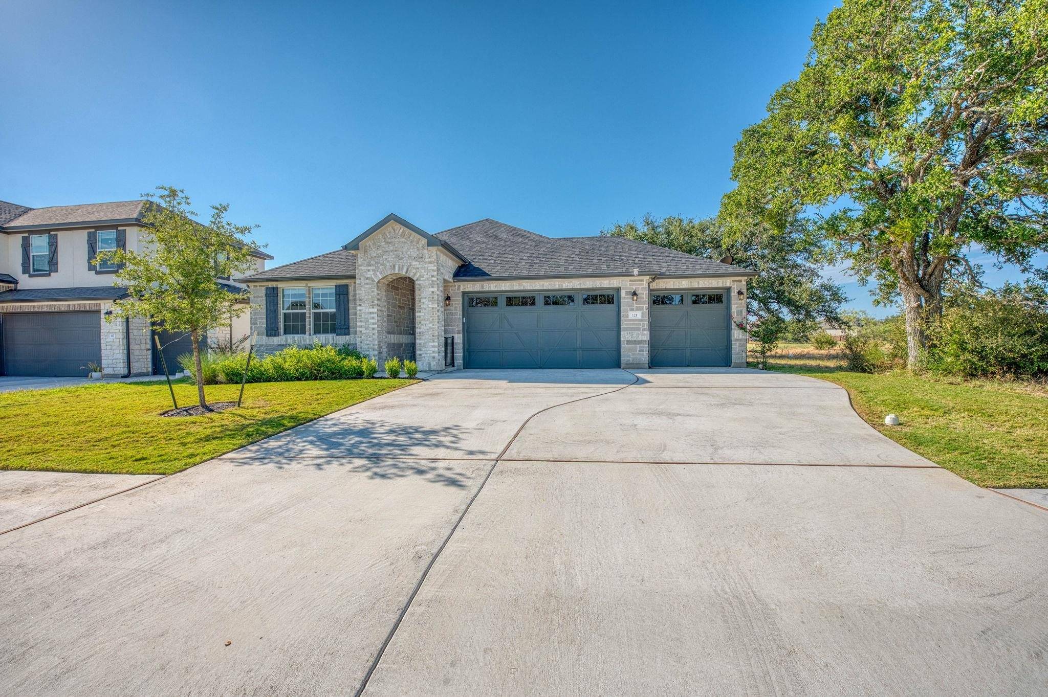 121 Plumbago Ln LN, Marble Falls, TX 78654