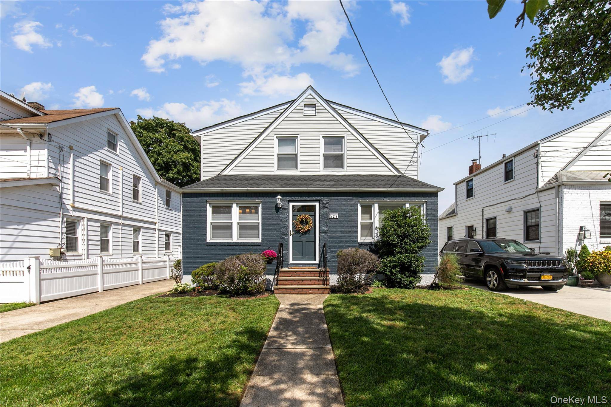 529 7th AVE, New Hyde Park, NY 11040