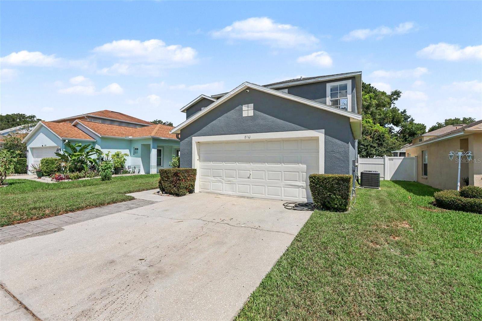 8910 BRIDGEFORD OAKS DR, Temple Terrace, FL 33637