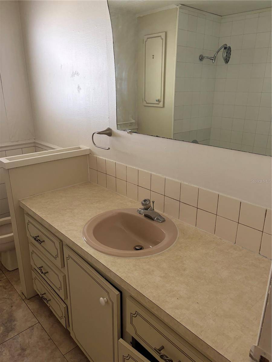 1925 HOLIDAY DR, Holiday, FL 34691