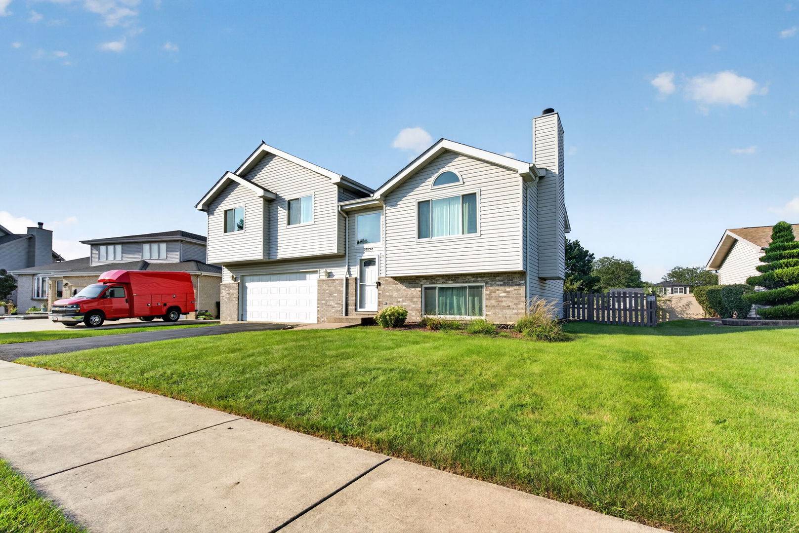 16654 W Sioux DR, Lockport, IL 60441