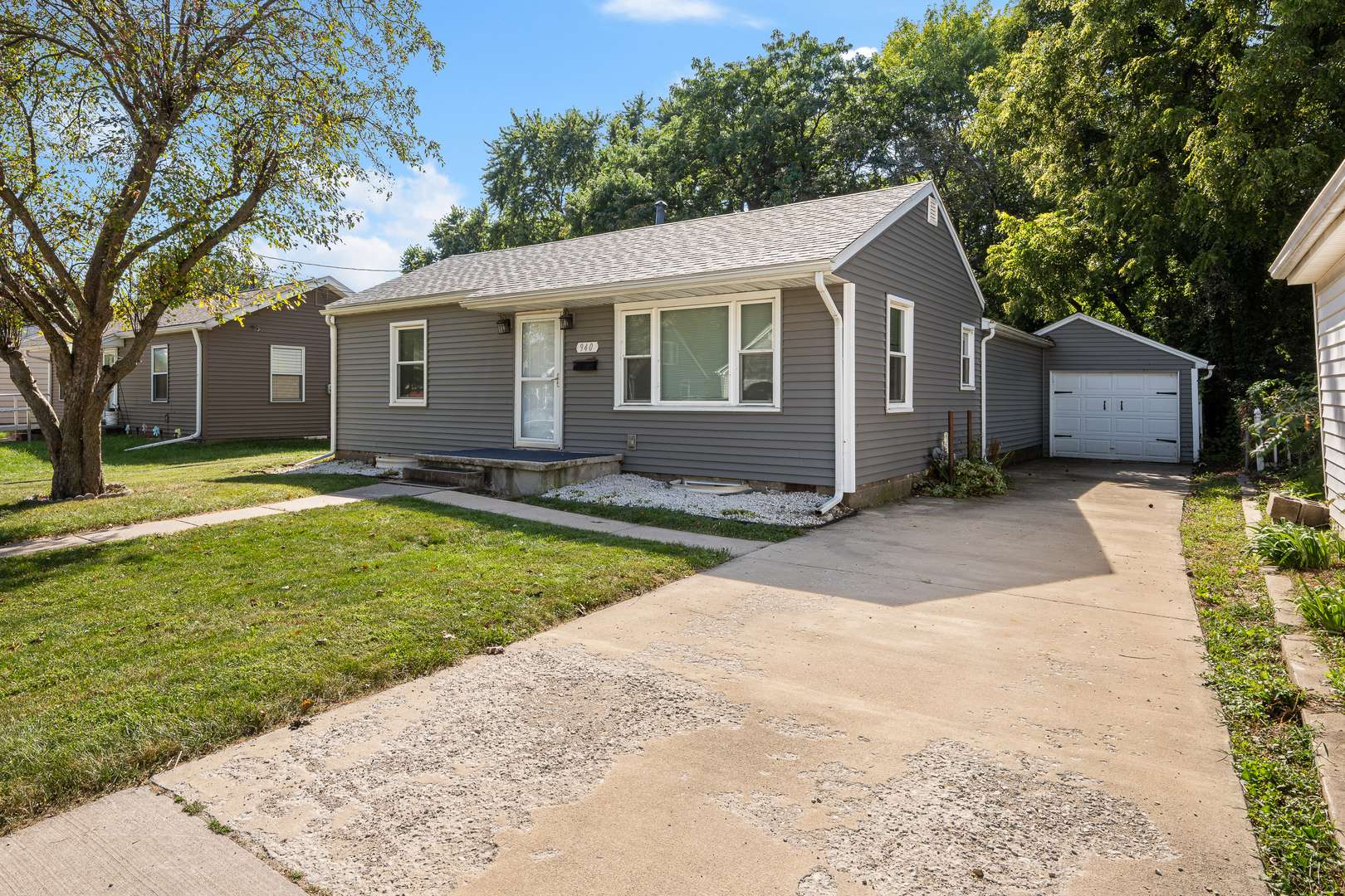 940 31st ST, Bettendorf, IA 52722