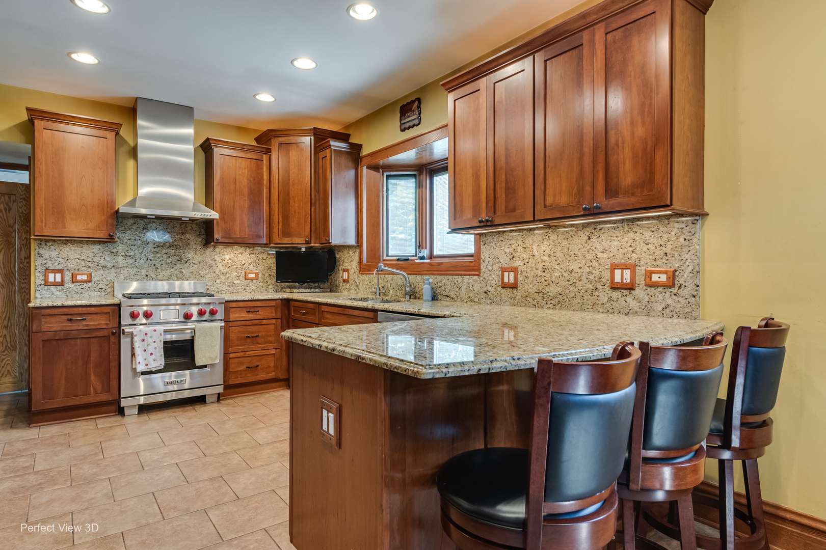 6100 N Mason AVE, Chicago, IL 60646
