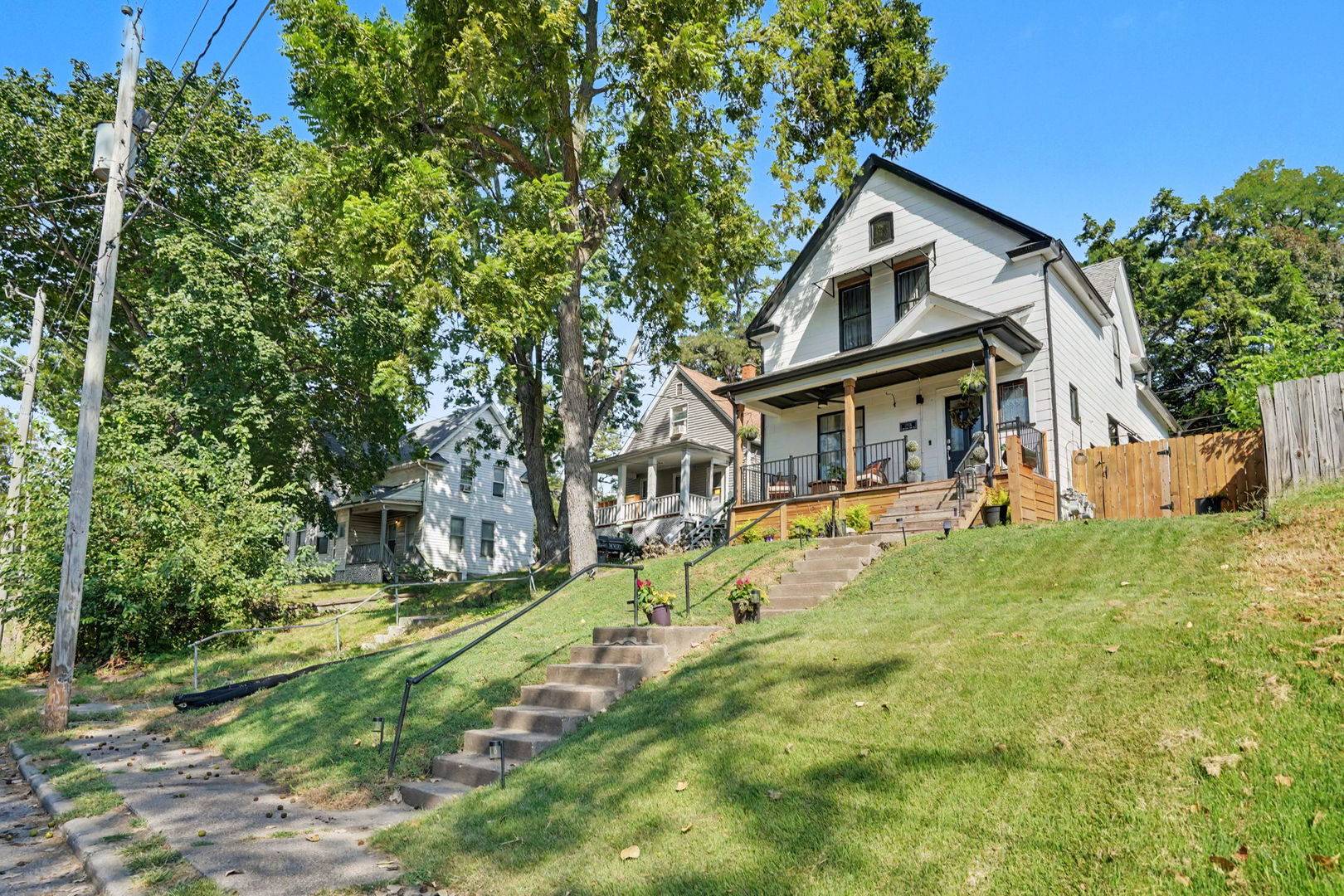 1718 W 9th ST, Davenport, IA 52804