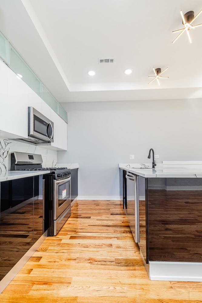 6334 S Langley AVE #3, Chicago, IL 60637