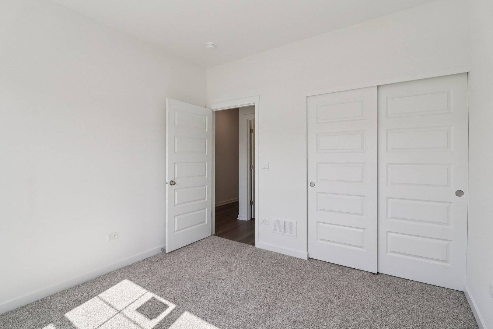 1147 Wood Lily LN, Bartlett, IL 60103