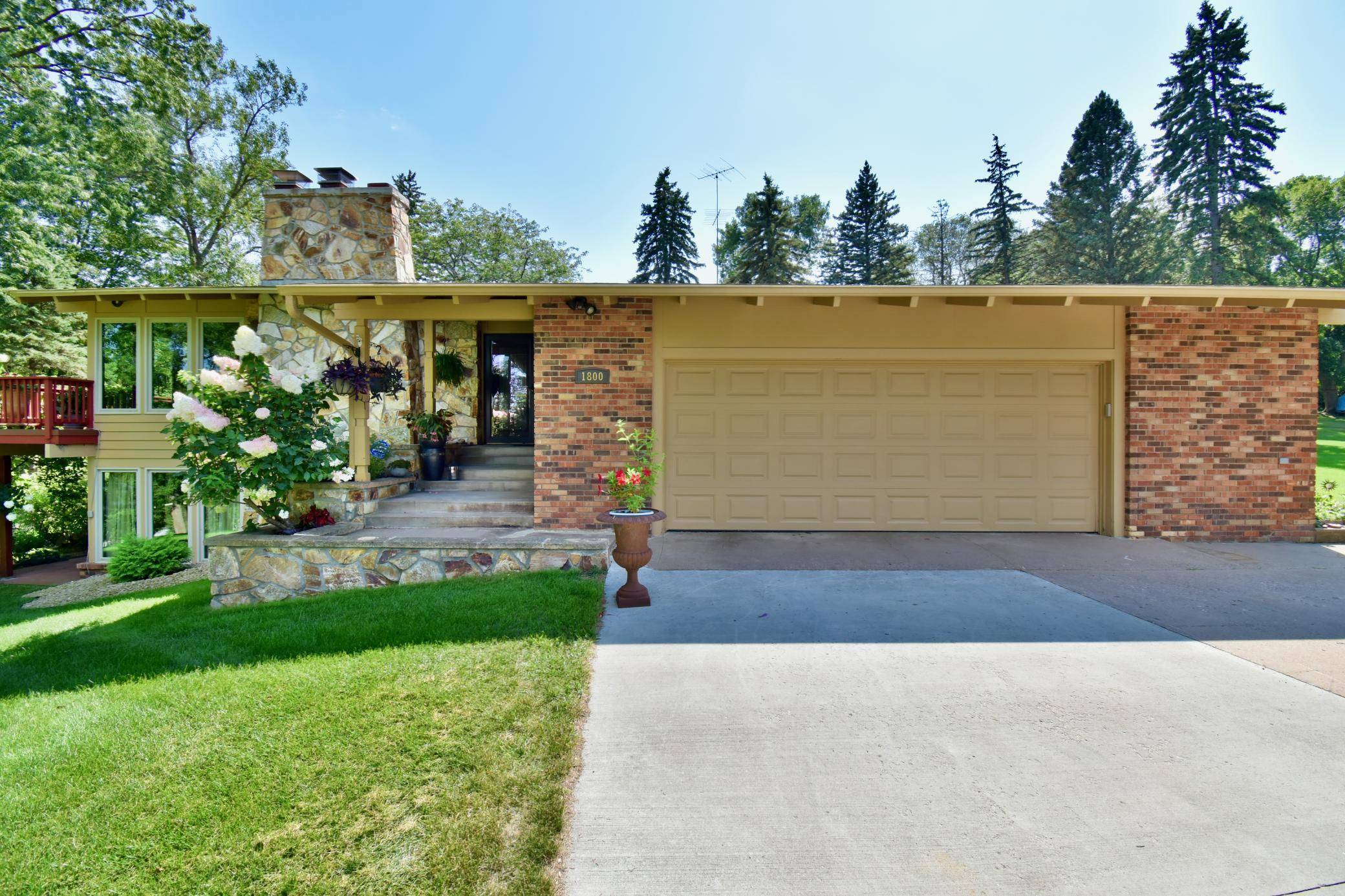 1800 Linda LN, Saint Cloud, MN 56301