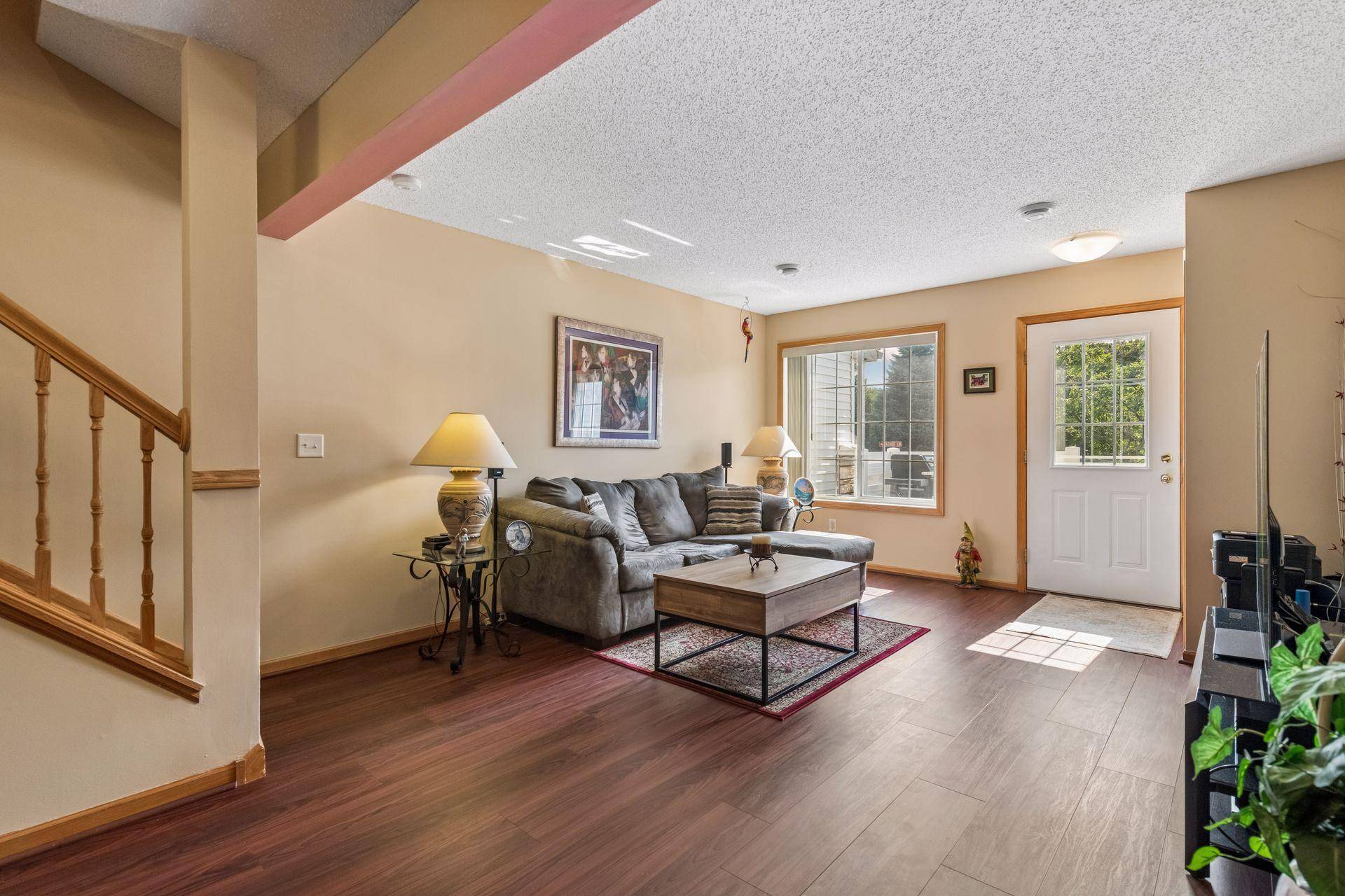1685 Patriot LN, Waconia, MN 55387