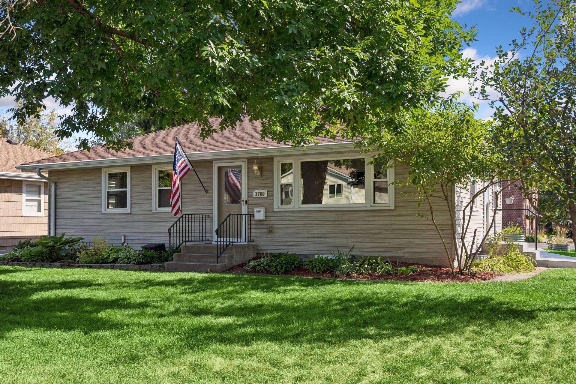 3700 Hubbard AVE N, Robbinsdale, MN 55422