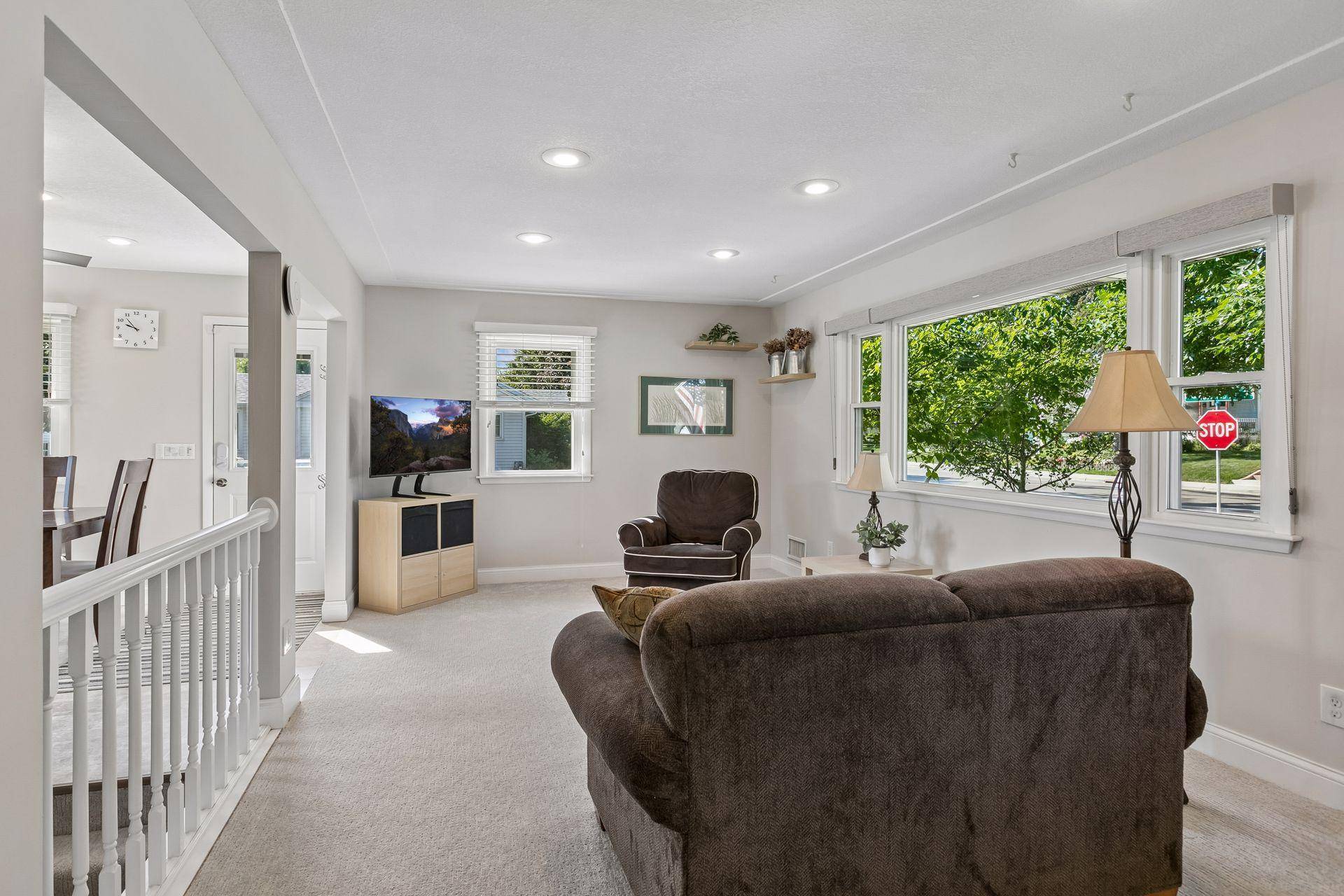 3700 Hubbard AVE N, Robbinsdale, MN 55422
