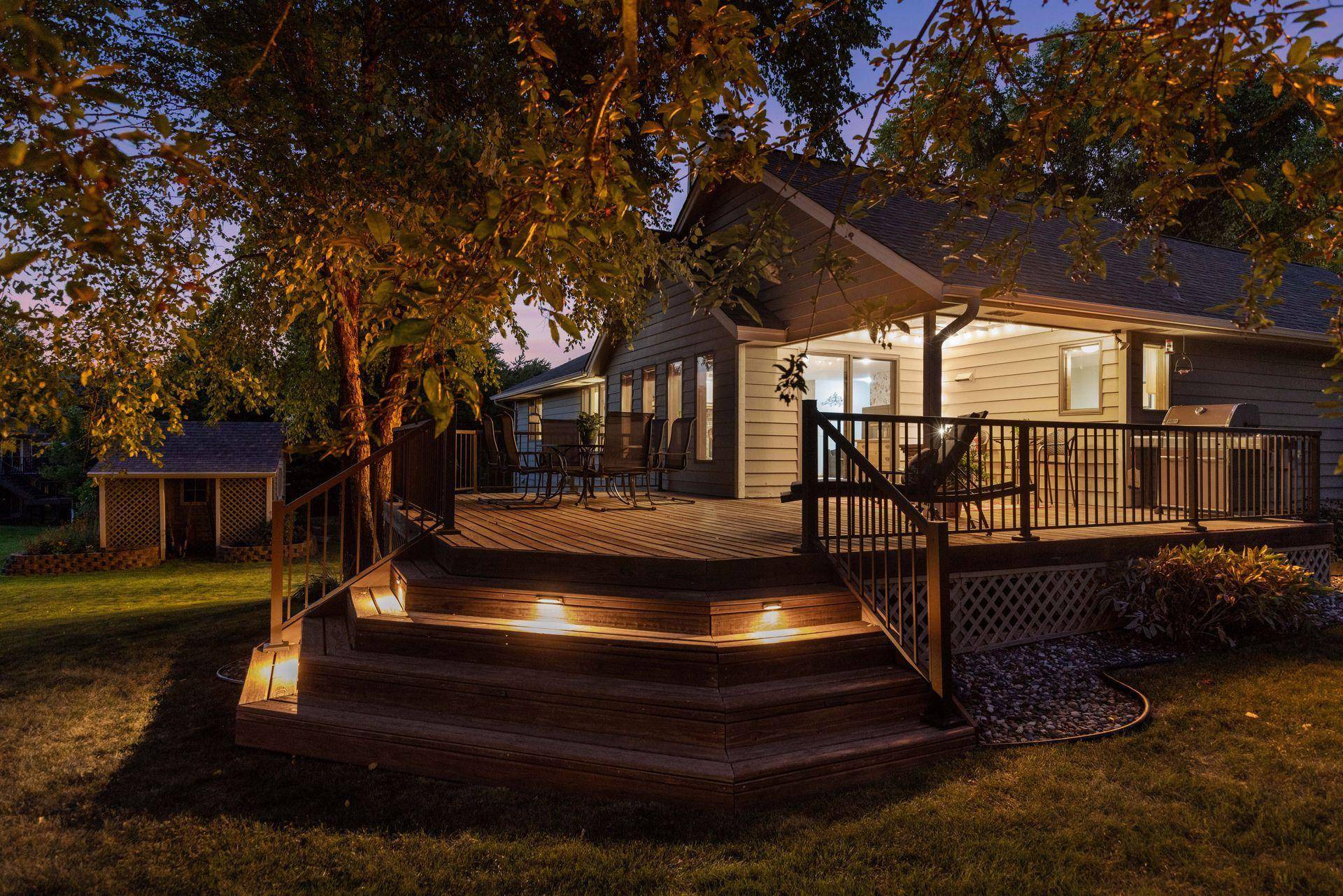 1736 White Oak DR, Chaska, MN 55318
