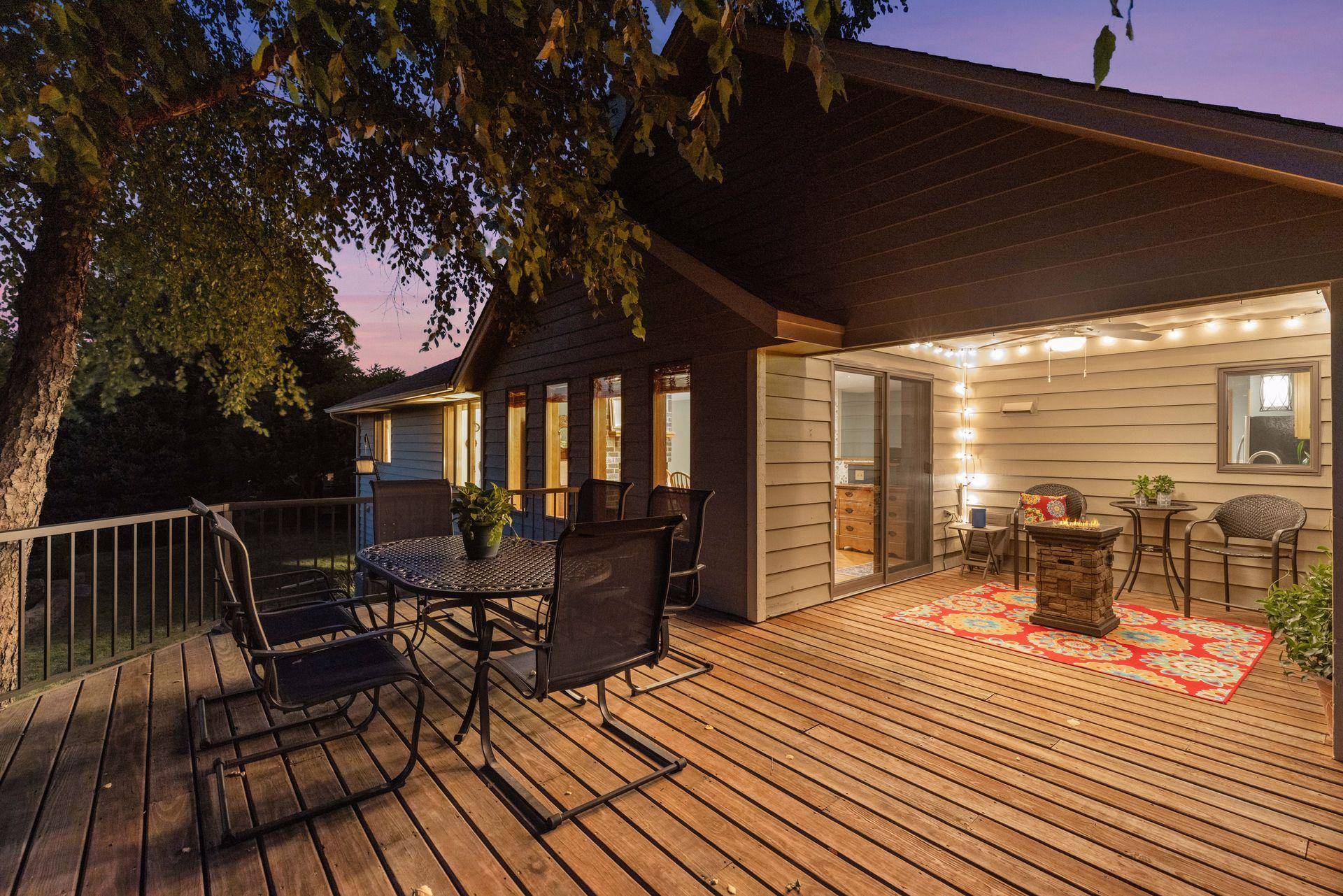 1736 White Oak DR, Chaska, MN 55318