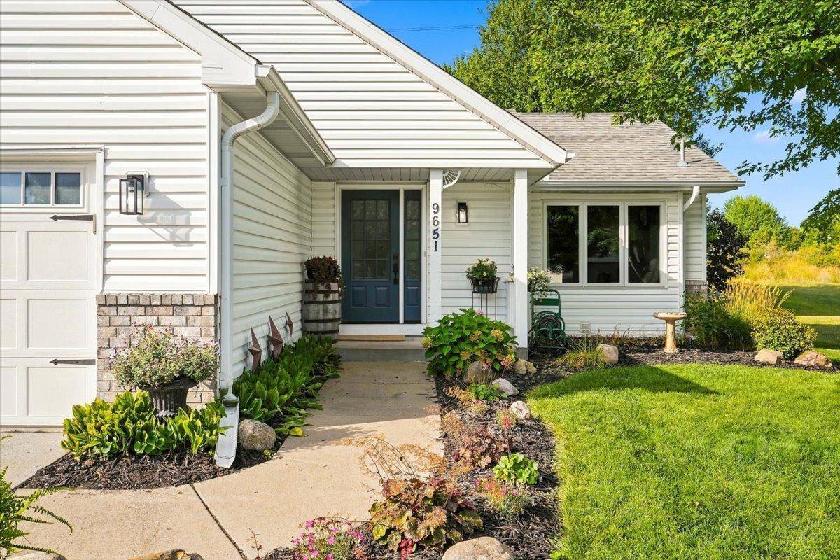 9651 78th ST, Cottage Grove, MN 55016