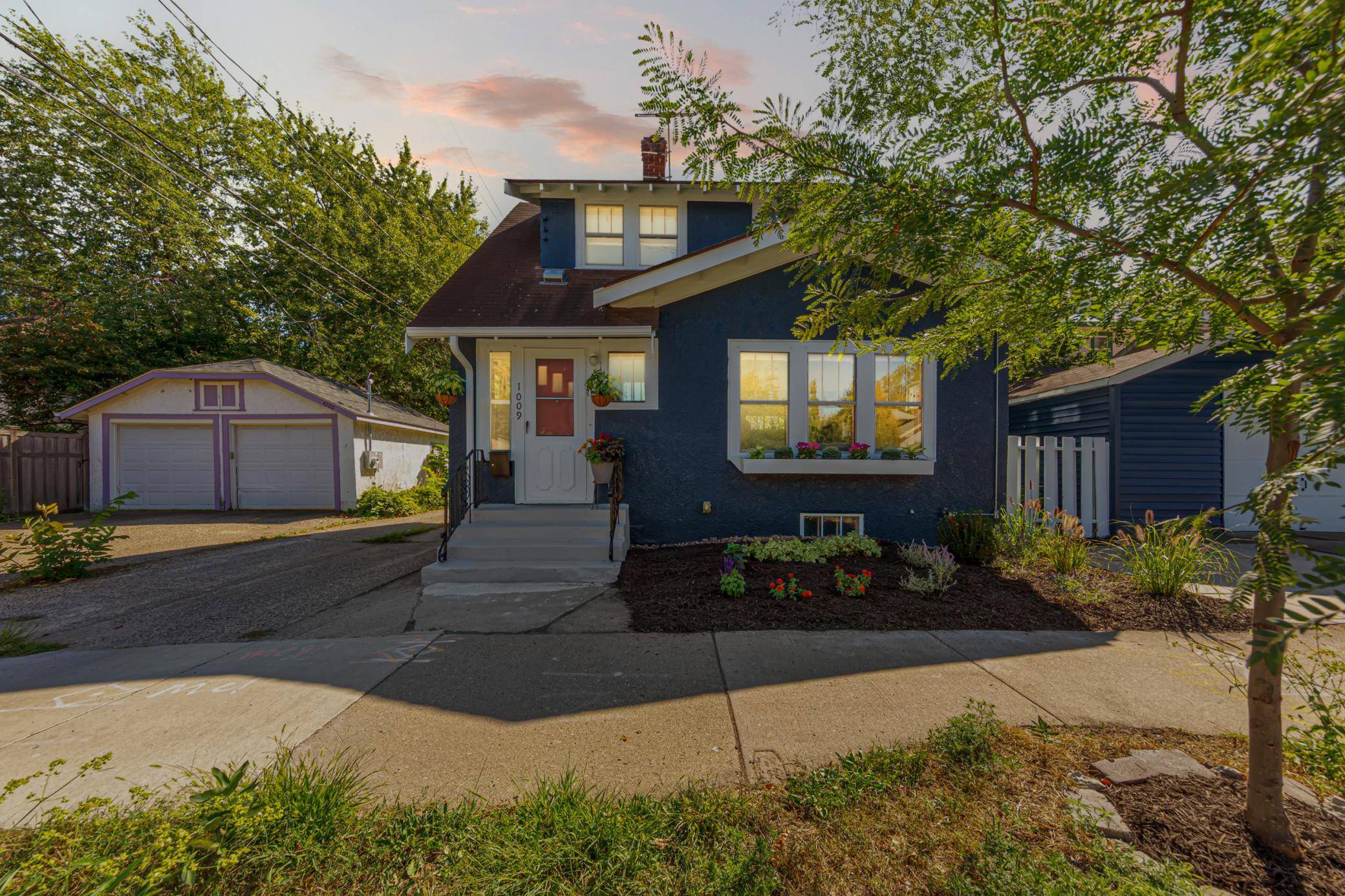 1009 E 42nd ST, Minneapolis, MN 55407