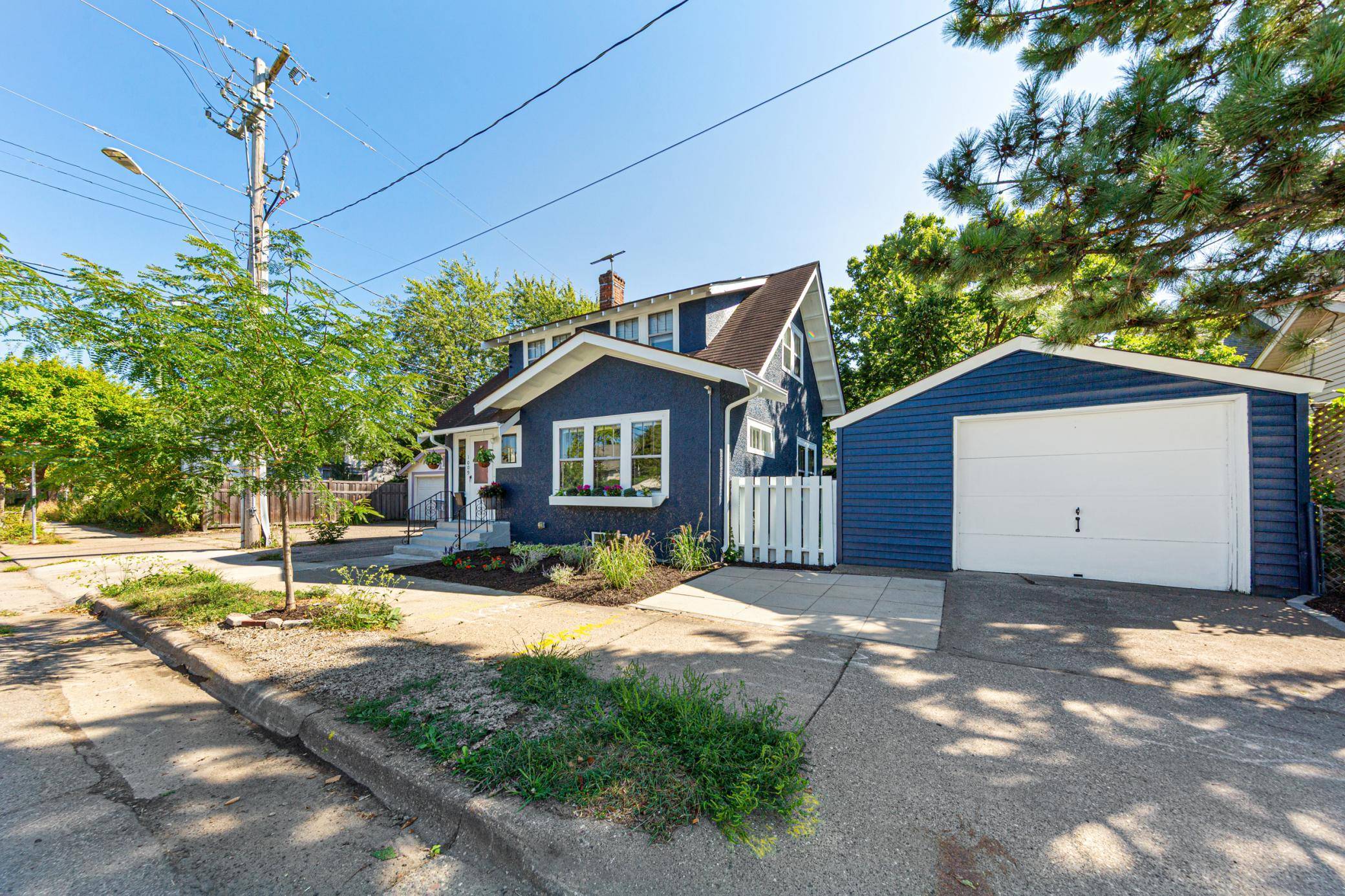 1009 E 42nd ST, Minneapolis, MN 55407