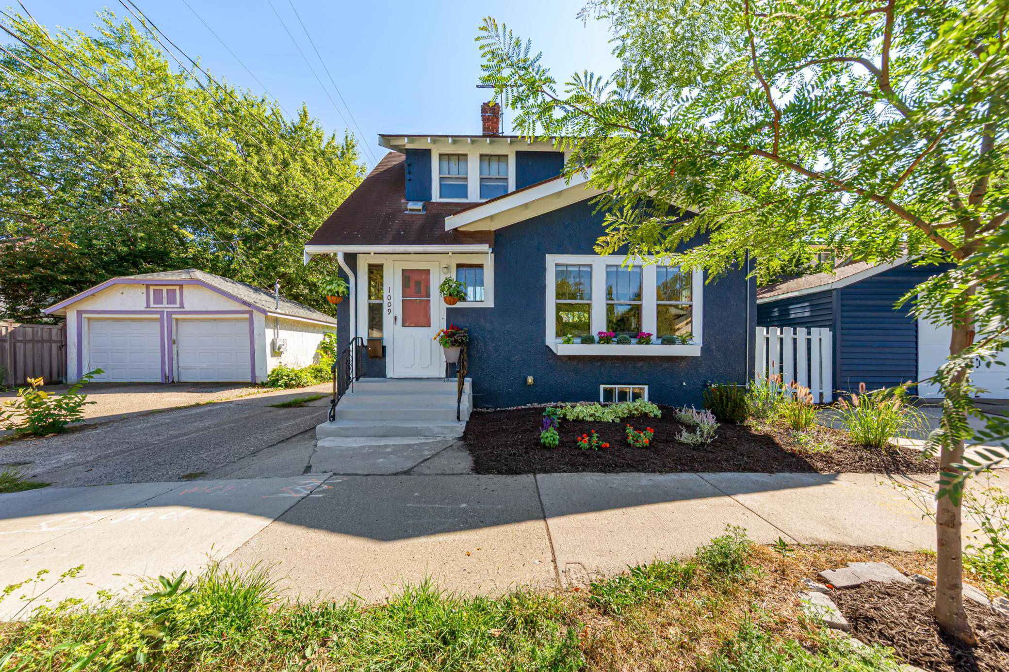 1009 E 42nd ST, Minneapolis, MN 55407