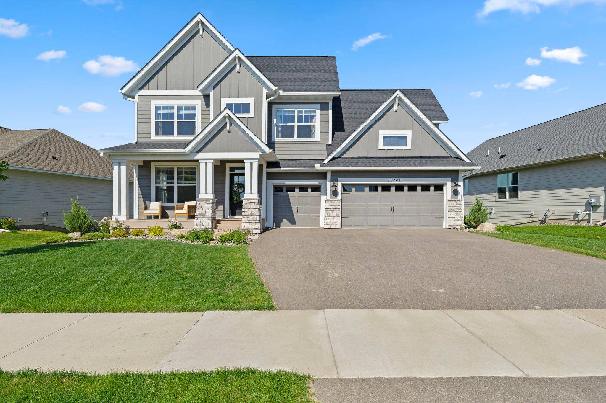 10166 Shadyview LN N, Maple Grove, MN 55311