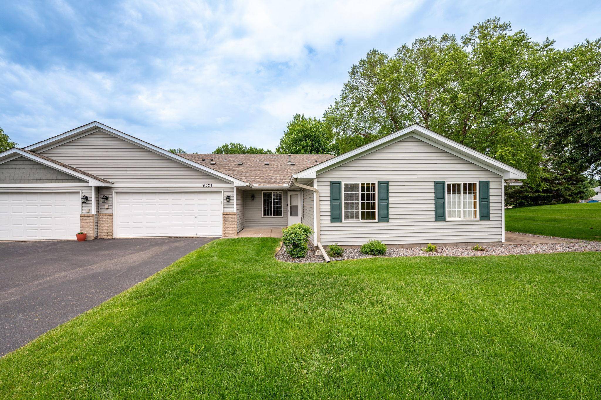 8521 Telford LN, Brooklyn Park, MN 55443
