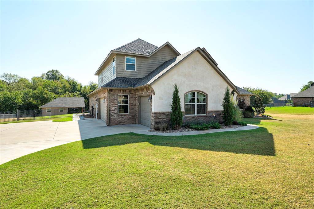 13460 Ridge CIR, Edmond, OK 73025