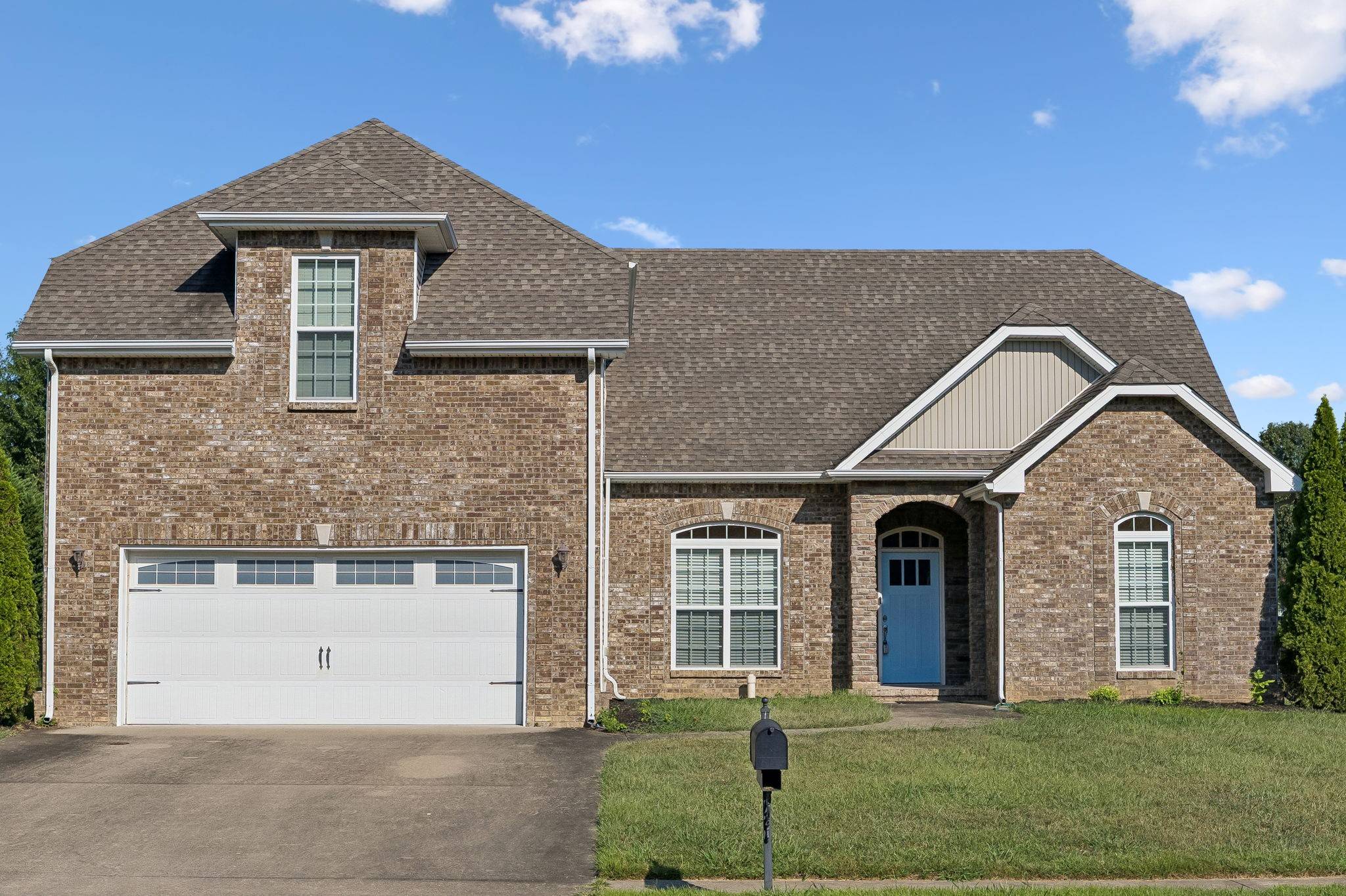 1057 Willow Cir, Clarksville, TN 37043