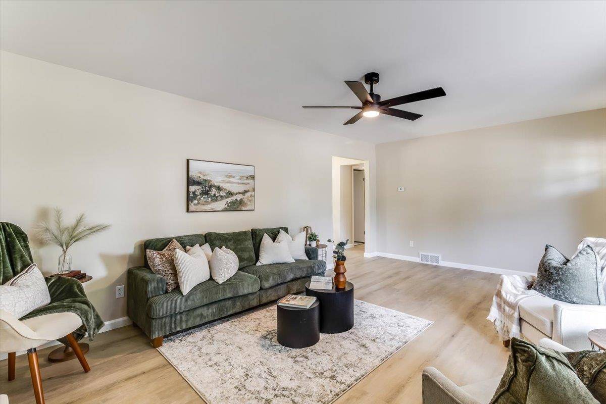1800 Ritchie, Winfield, KS 67156