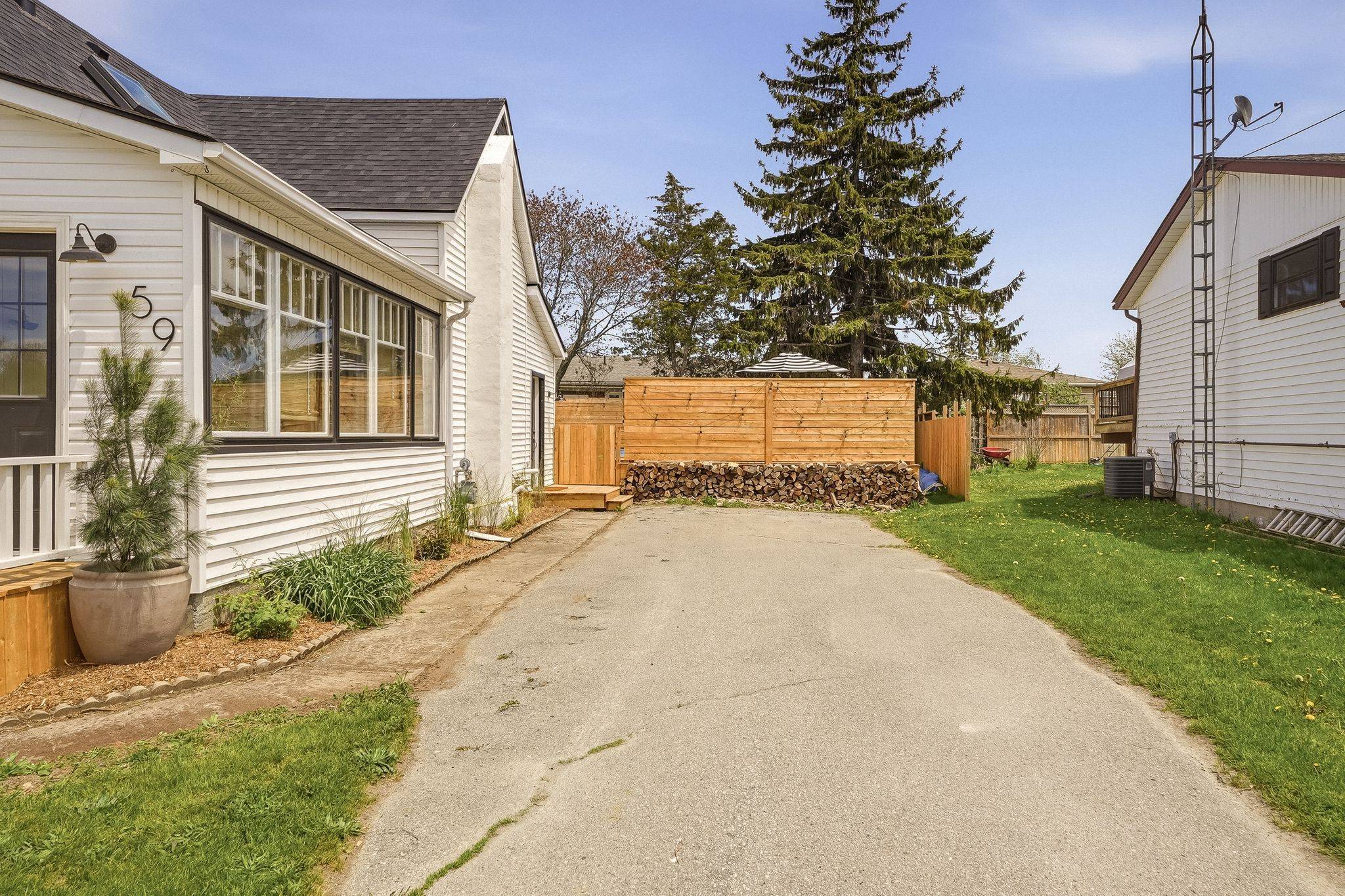59 Maple ST, Prince Edward County, ON K0K 3L0