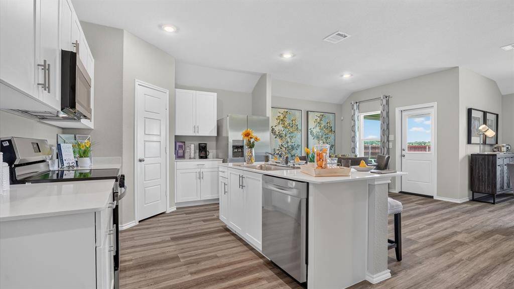 10804 BLOODSTONE Drive, Fort Worth, TX 76036