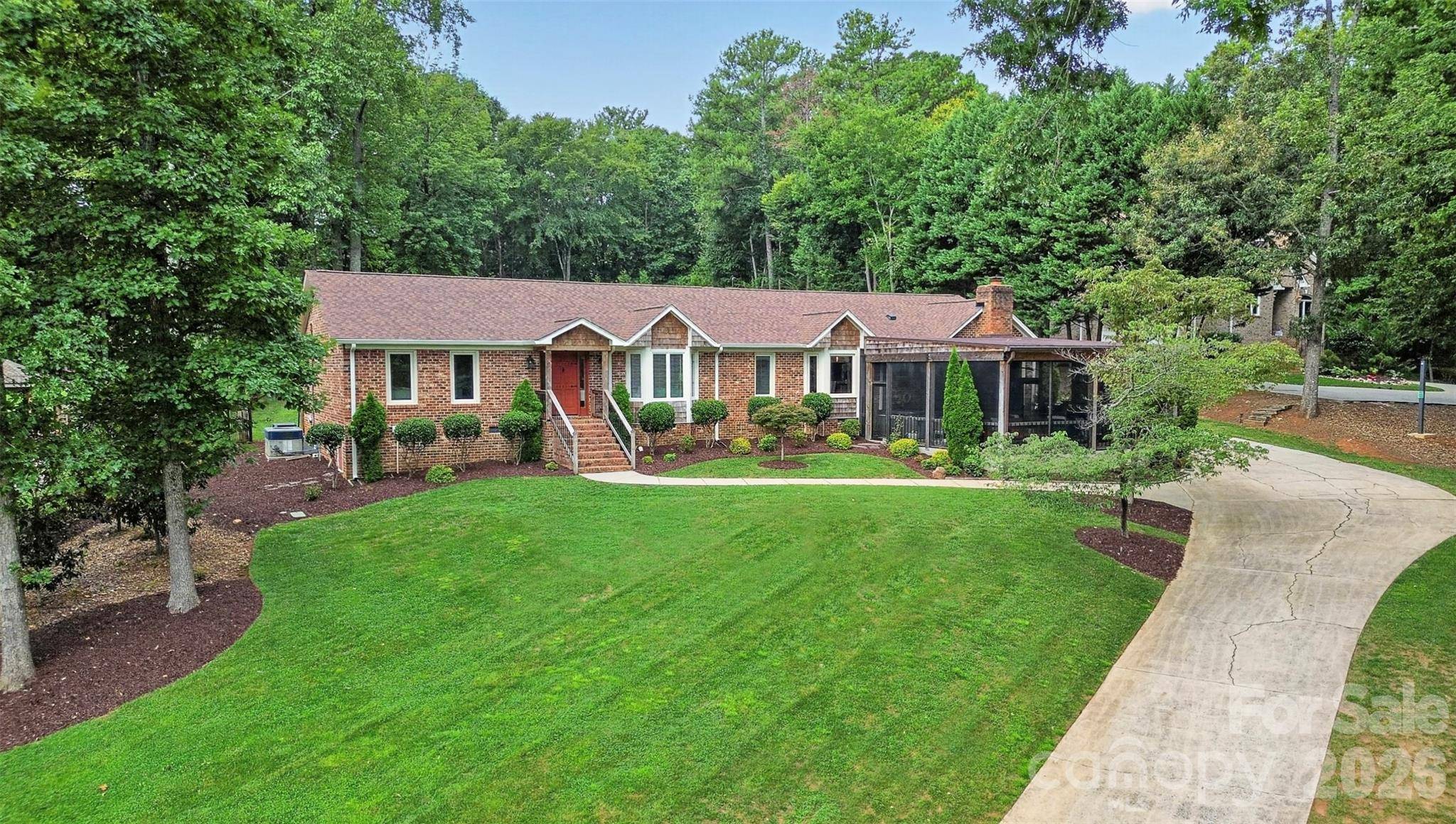 6014 Lake Providence LN, Charlotte, NC 28277