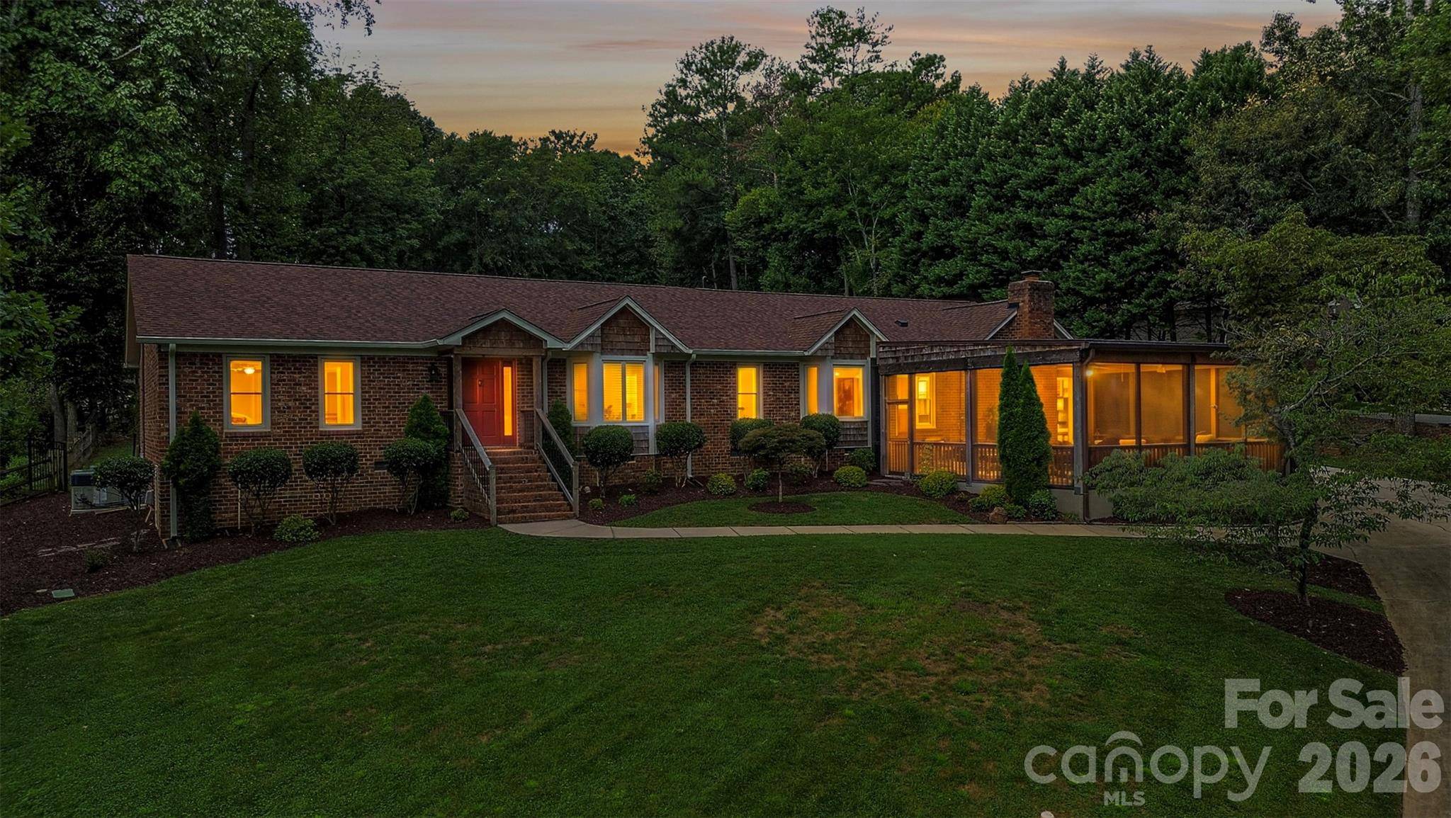 6014 Lake Providence LN, Charlotte, NC 28277