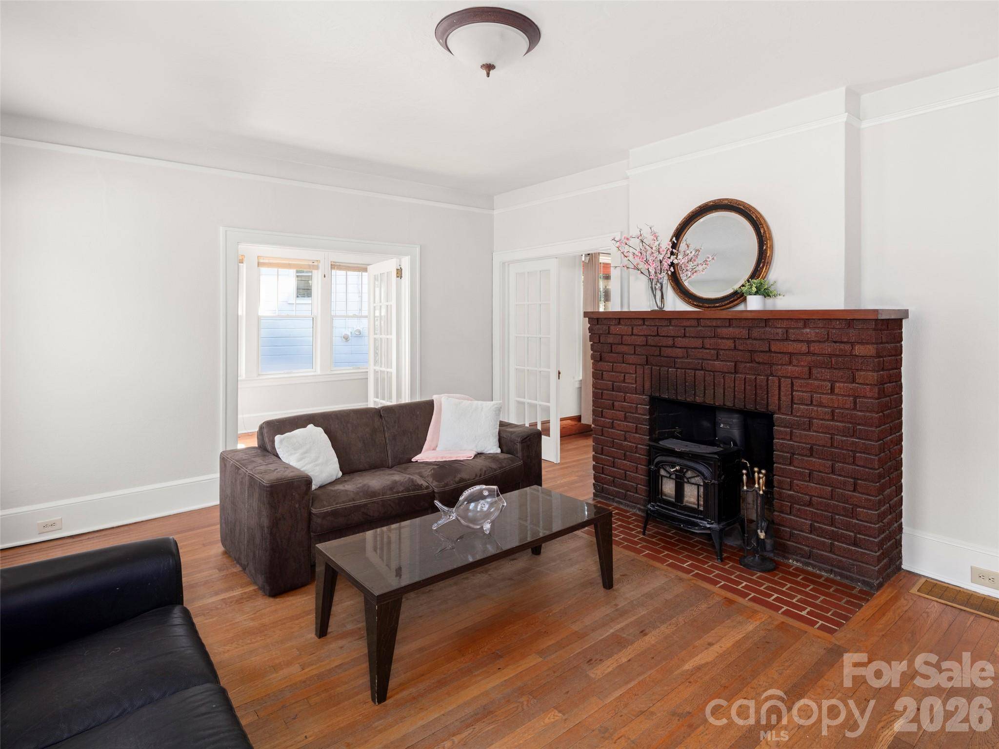 65 Longview RD, Asheville, NC 28806