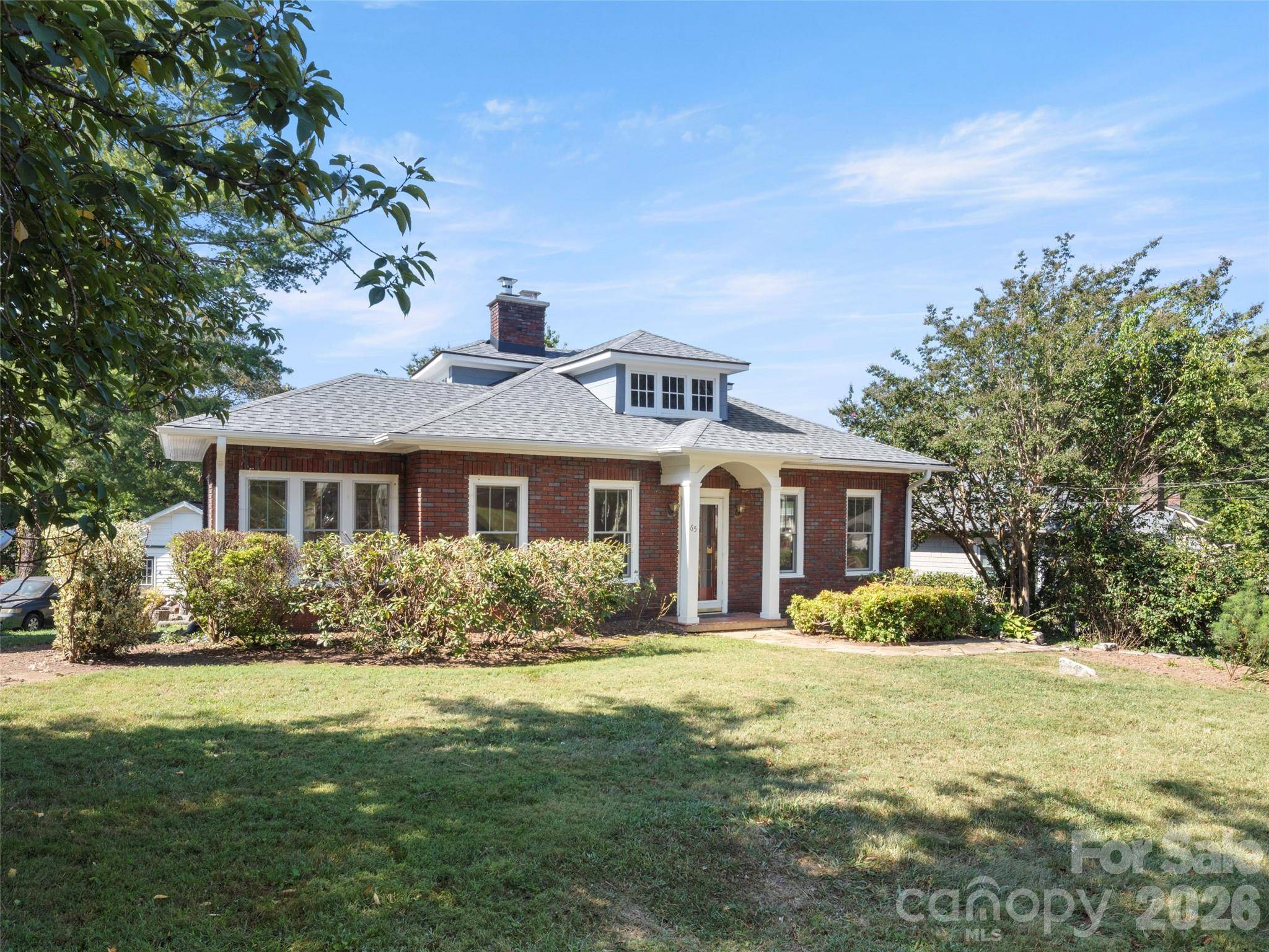 65 Longview RD, Asheville, NC 28806