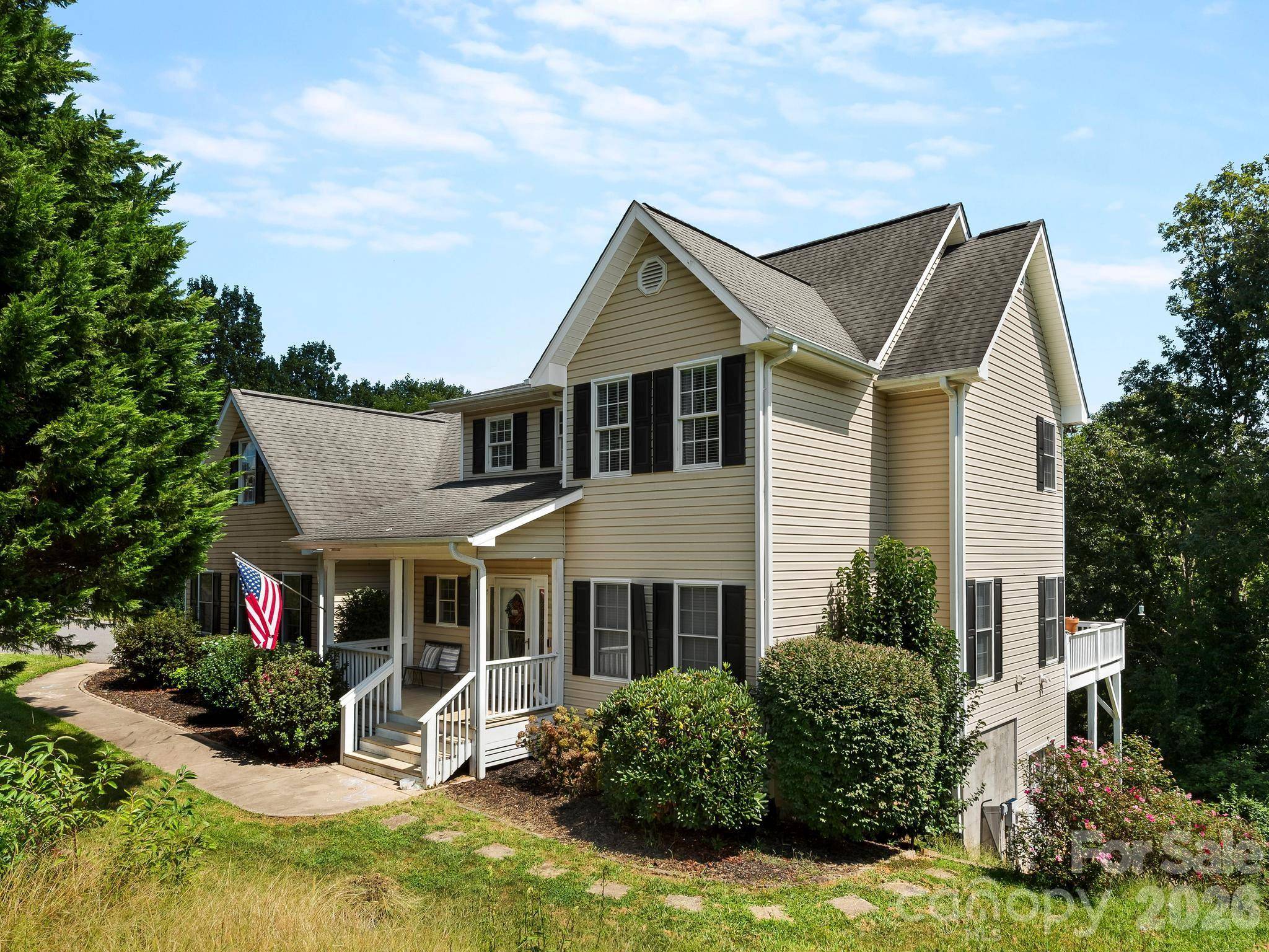 66 Azalea DR, Weaverville, NC 28787