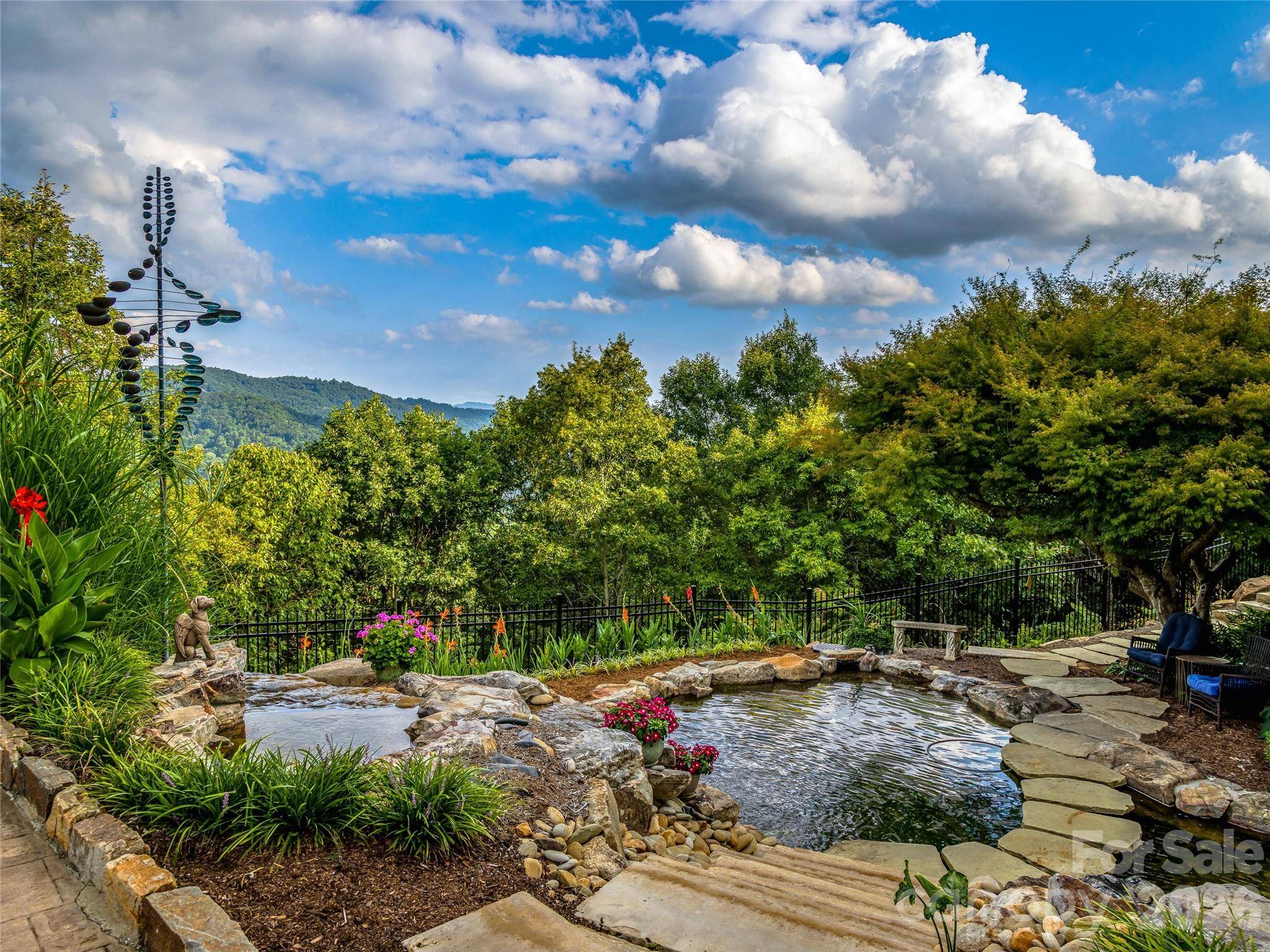 10 Beaverbrook CT, Asheville, NC 28804