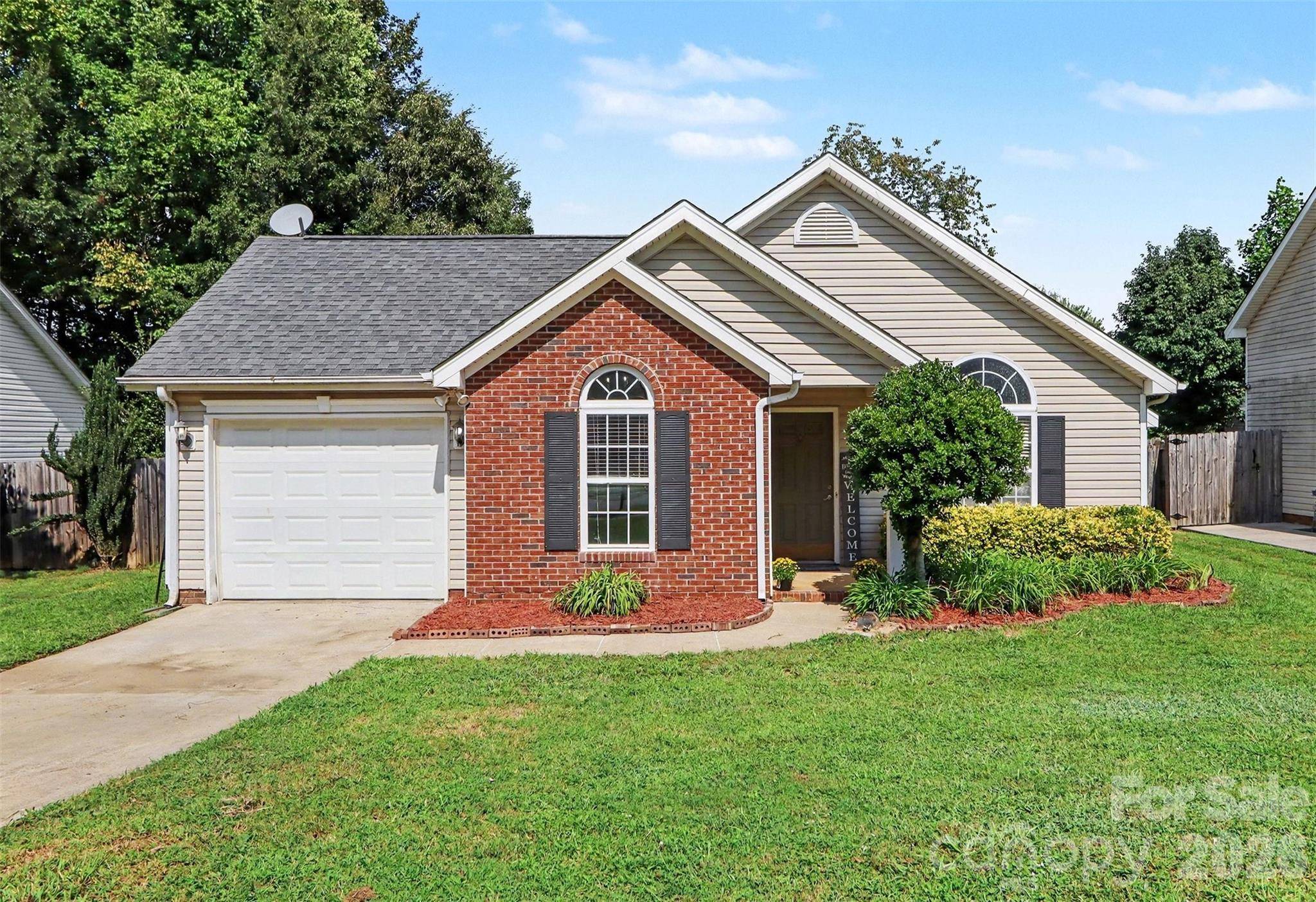 416 Mcginn Grove DR, Charlotte, NC 28216